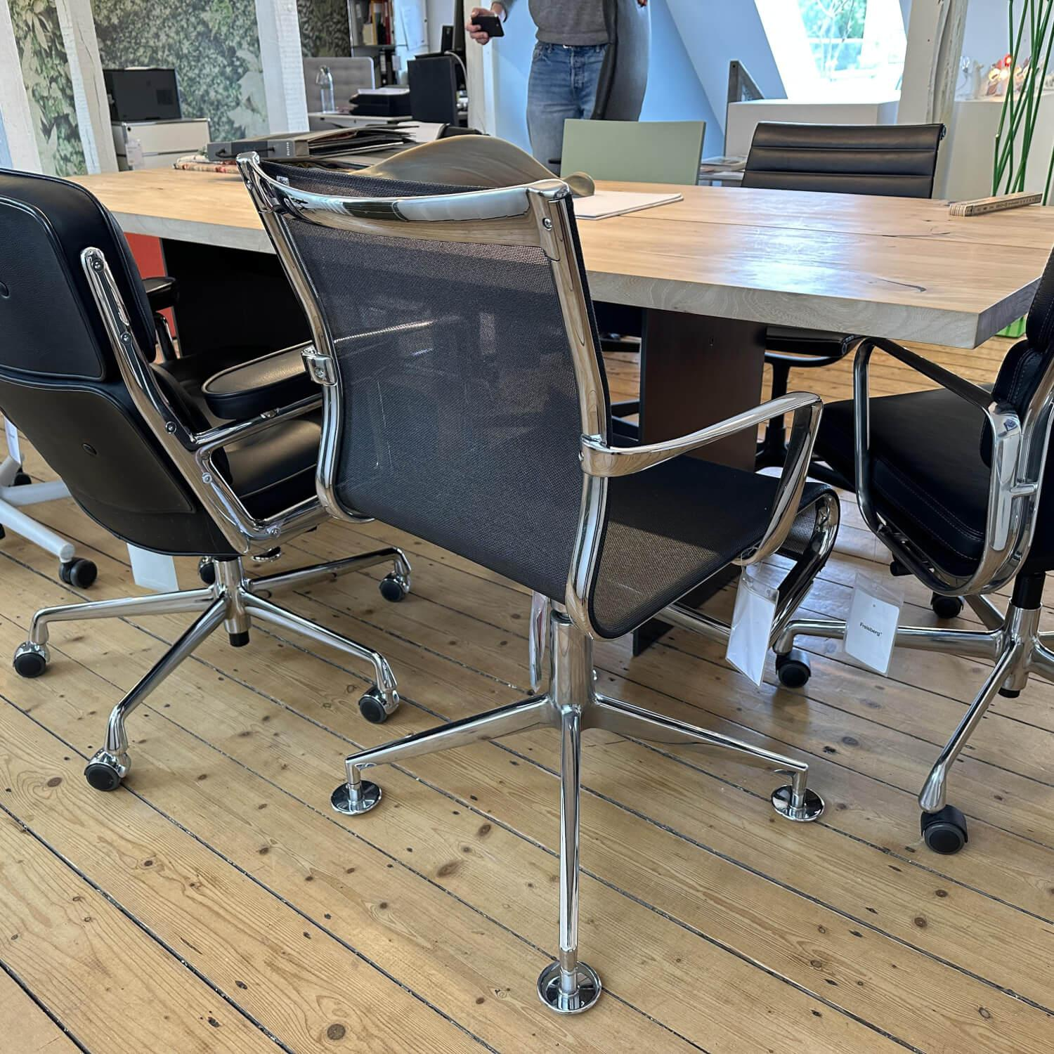 Alias - Konferenzstuhl Meetingframe Polyesternetzgewebe Schwarz Drehgestell Aluminium Verchromt - 6