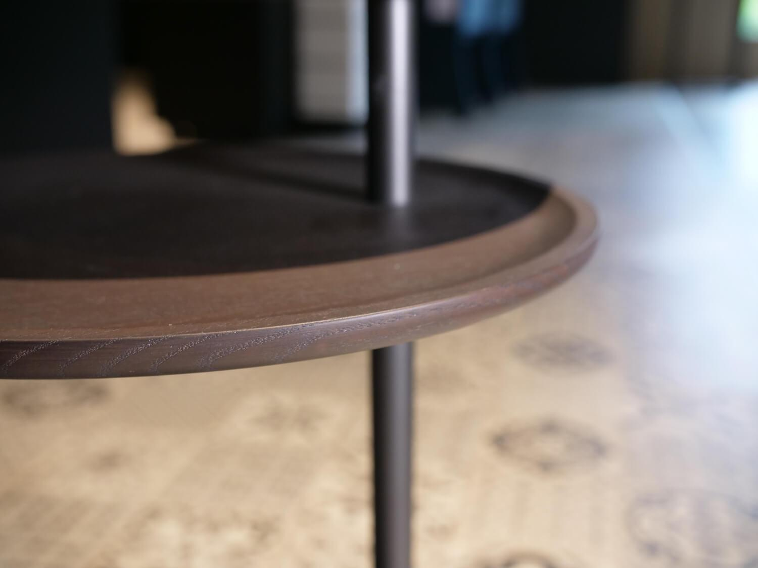 Molteni & C - Beistelltisch Vicino Platten Eukalyptusholzfarben Gebeiztes Kernholz Gestell Metall Zinnfarben Grau - 6
