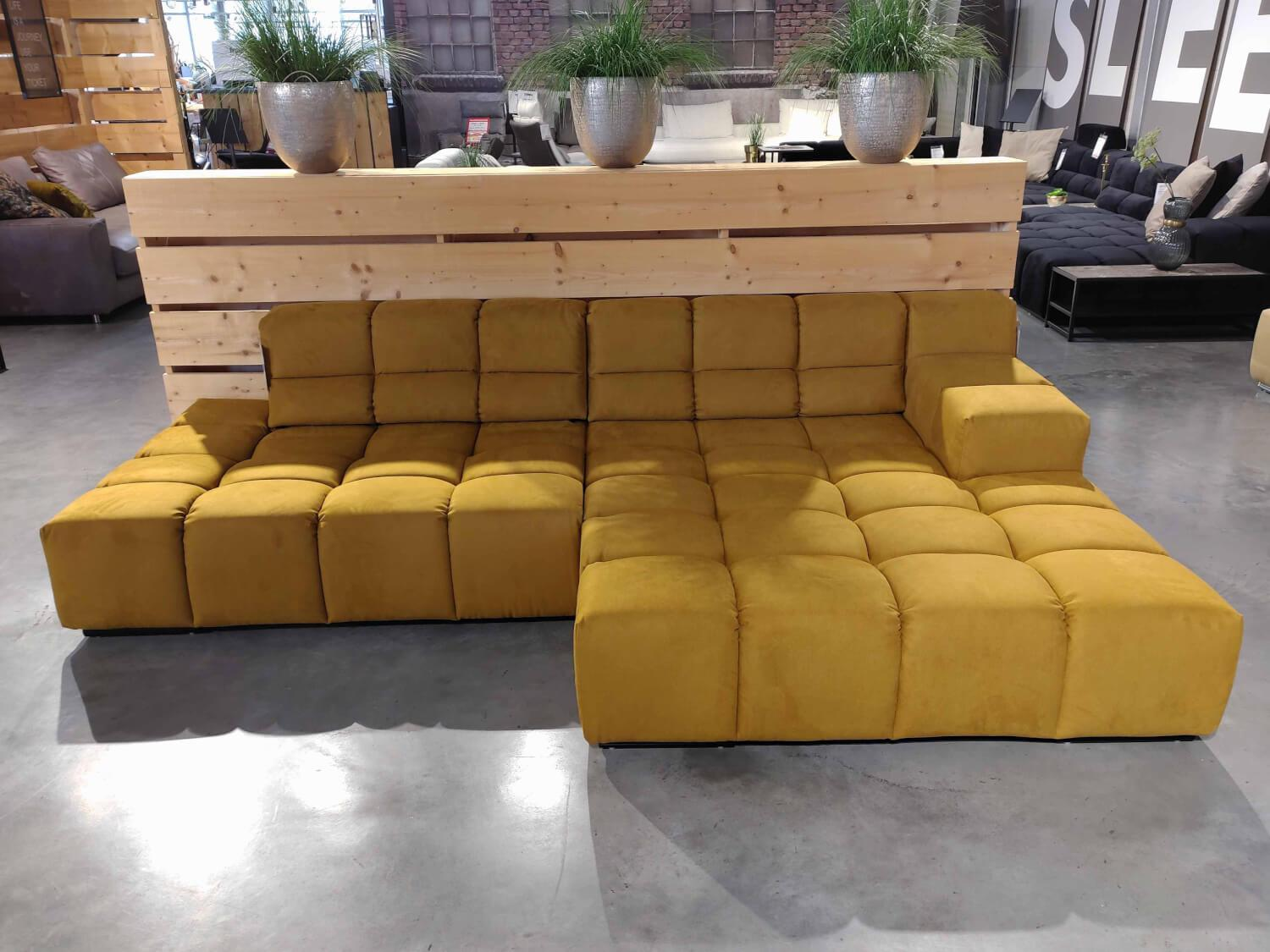Designwerk - Ecksofa Mit Megahocker Temple Stoff Cheyenne Mustard Füße Metall Schwarz Inklusive Sitztiefenverstellung - 4