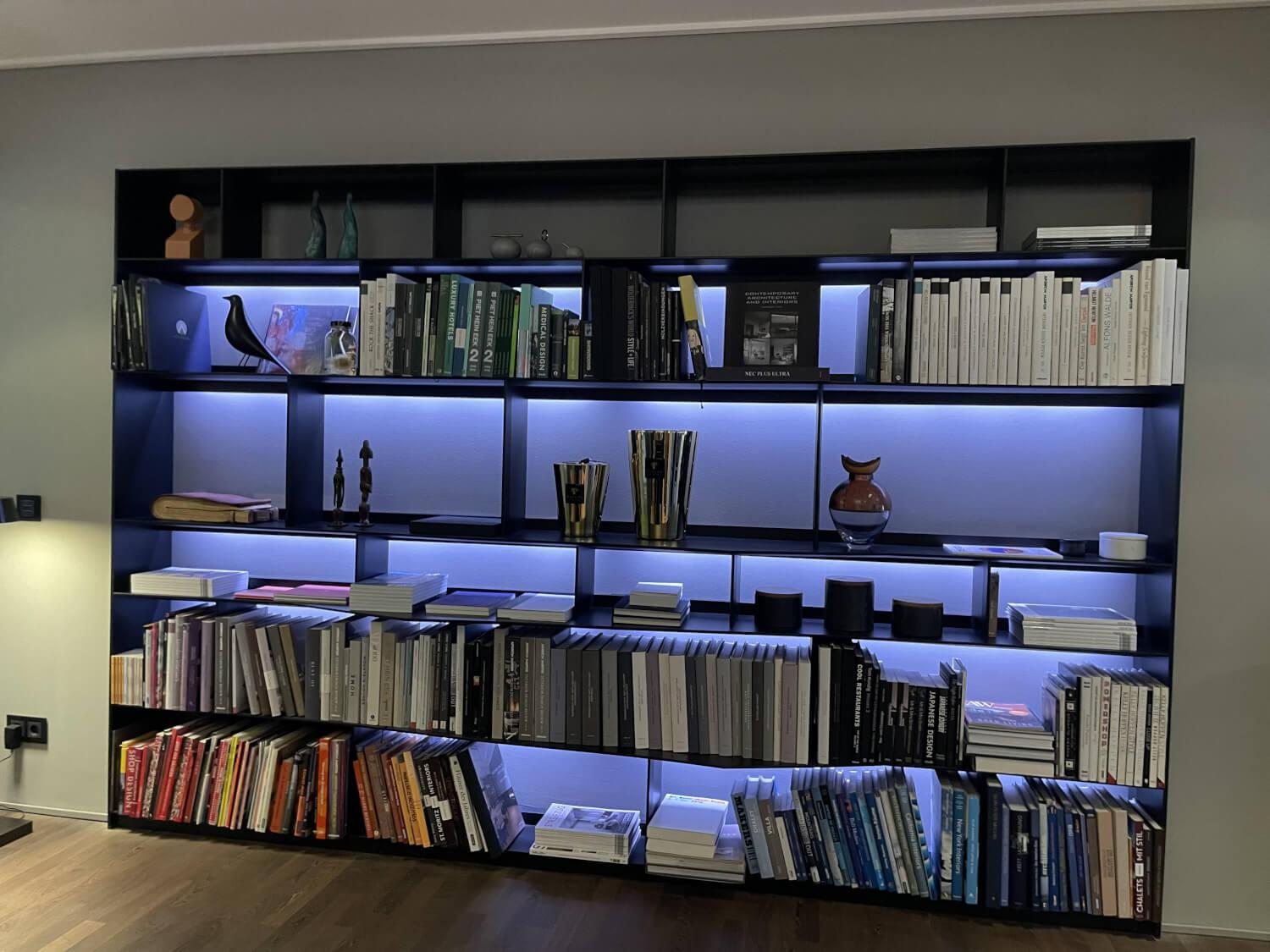 B&B Italia - Bücherregal Flat C Aluminium Fließgepresst Nero 3764E Schwarz Satiniert Paneele Spanholz - 2