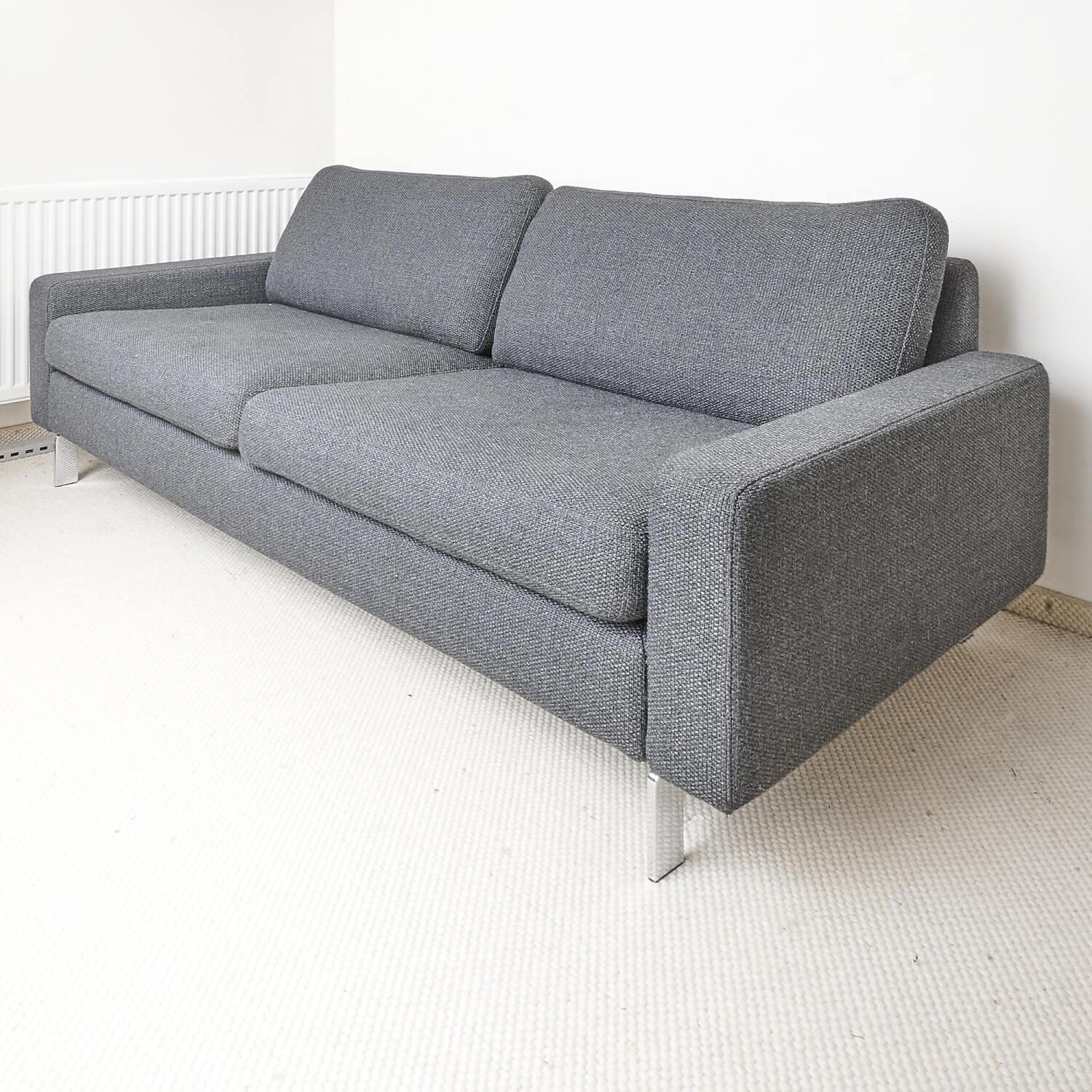 COR - Sofa Conseta Bezug Stoff 5010 Anthrazit Schmalfuß Chrom Bodenfrei Inklusive 2 Kissen - 5