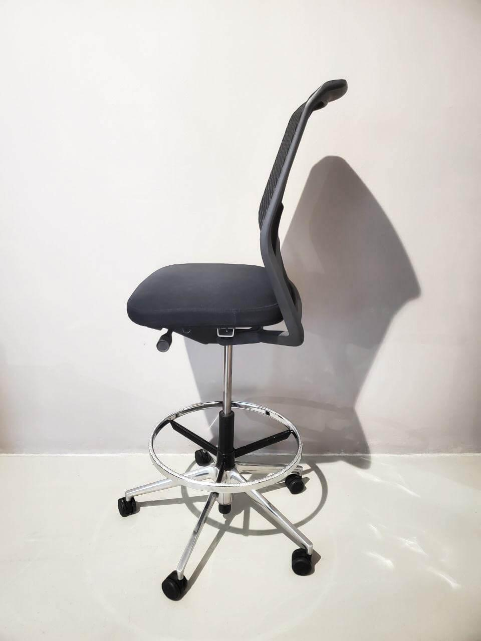 Vitra - Bürostuhl Id Mesh Bezug Sitz Plano Nero Schwarz Rücken Diamond Mesh Nero F30 Schwarz Gestell Edelstahl Mit Rollen Schwarz - 4