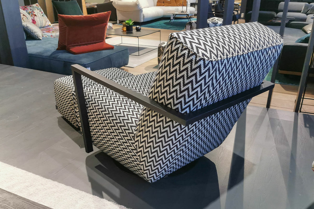 Bullfrog - Sessel Twister Stoff Q2 Emotion Schwarz Weiß Armlehne Esche Schwarz mit Hocker - 4