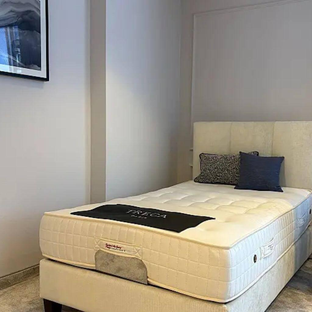 Treca Interiors - Polsterbett Kate Stoff Aristocrat 1650/070 Füße Holz Wengefarben Gebeizt Mit Elektrischer Verstellung - 8