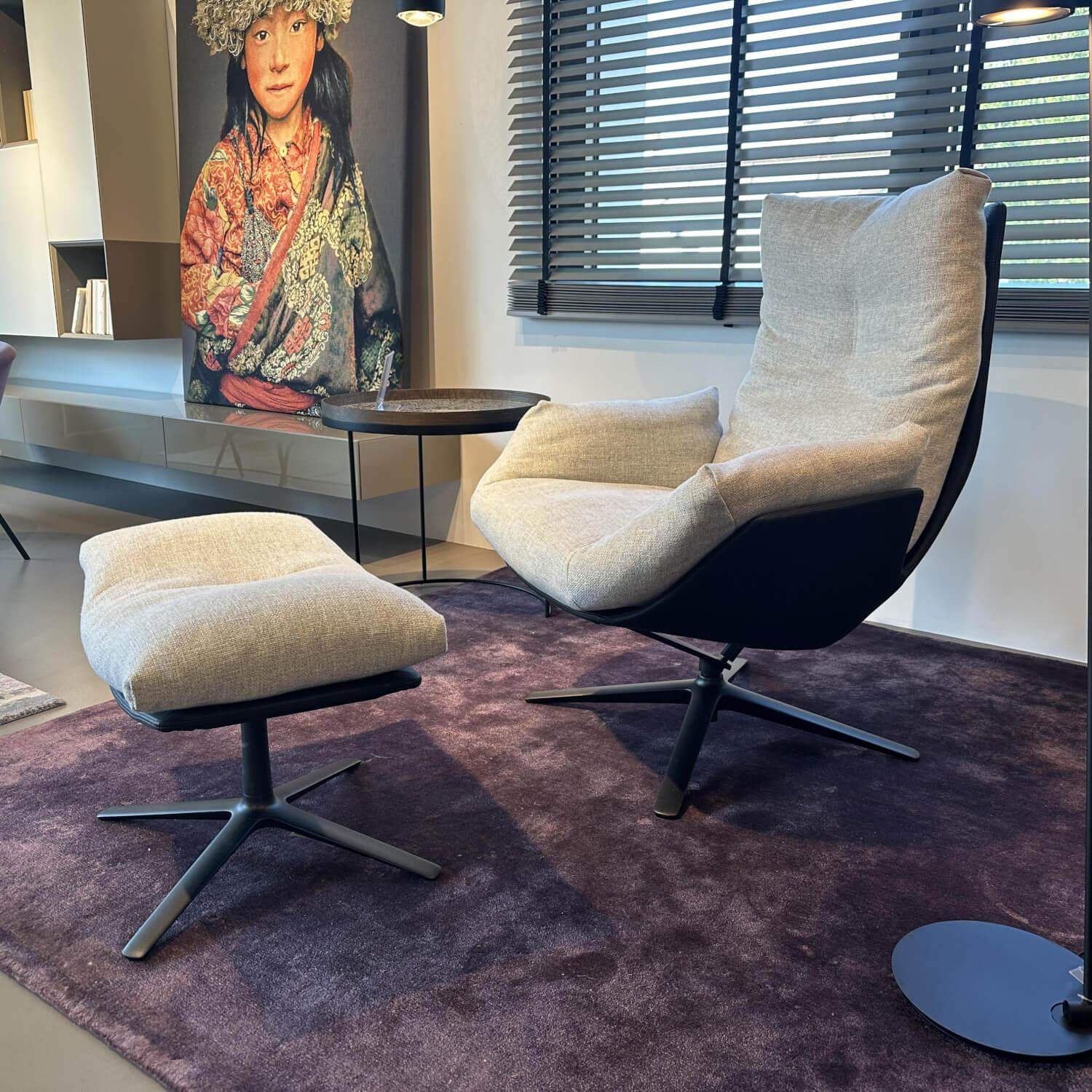 COR - Loungesessel Cordia Korpus Leder 423 Schwarz Sitz Stoff 8300 Lichtgrau Grau Gestell F05 Schwarz Mit Hocker - 4