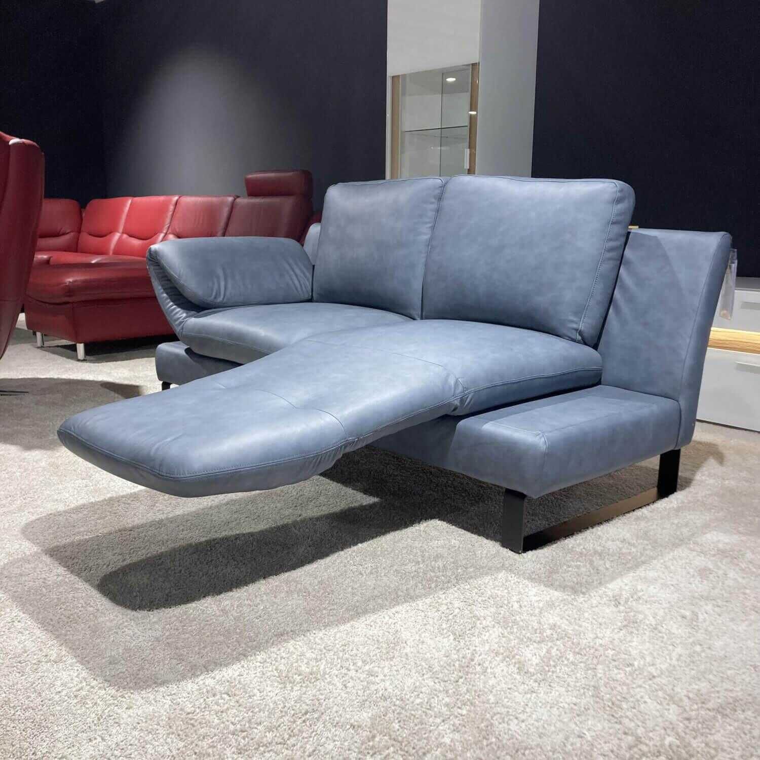 Sofa Corum Nappaleder Blau PG25 Füße Schwarz mit Dreh-Relaxsitz