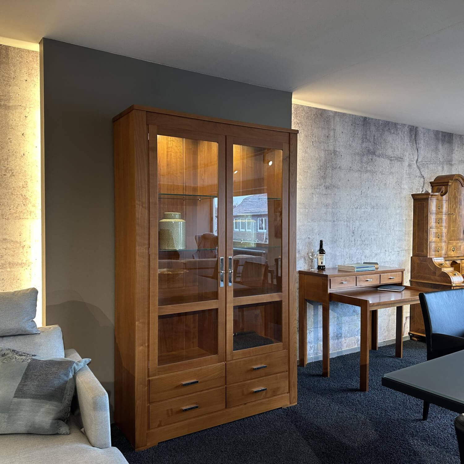 Form Exclusiv - Vitrine Bordeaux 170610 Euro Kirsche Zeder Samtreflex Beschläge Poliert Und Vernickelt Inklusive LED Beleuchtung - 4