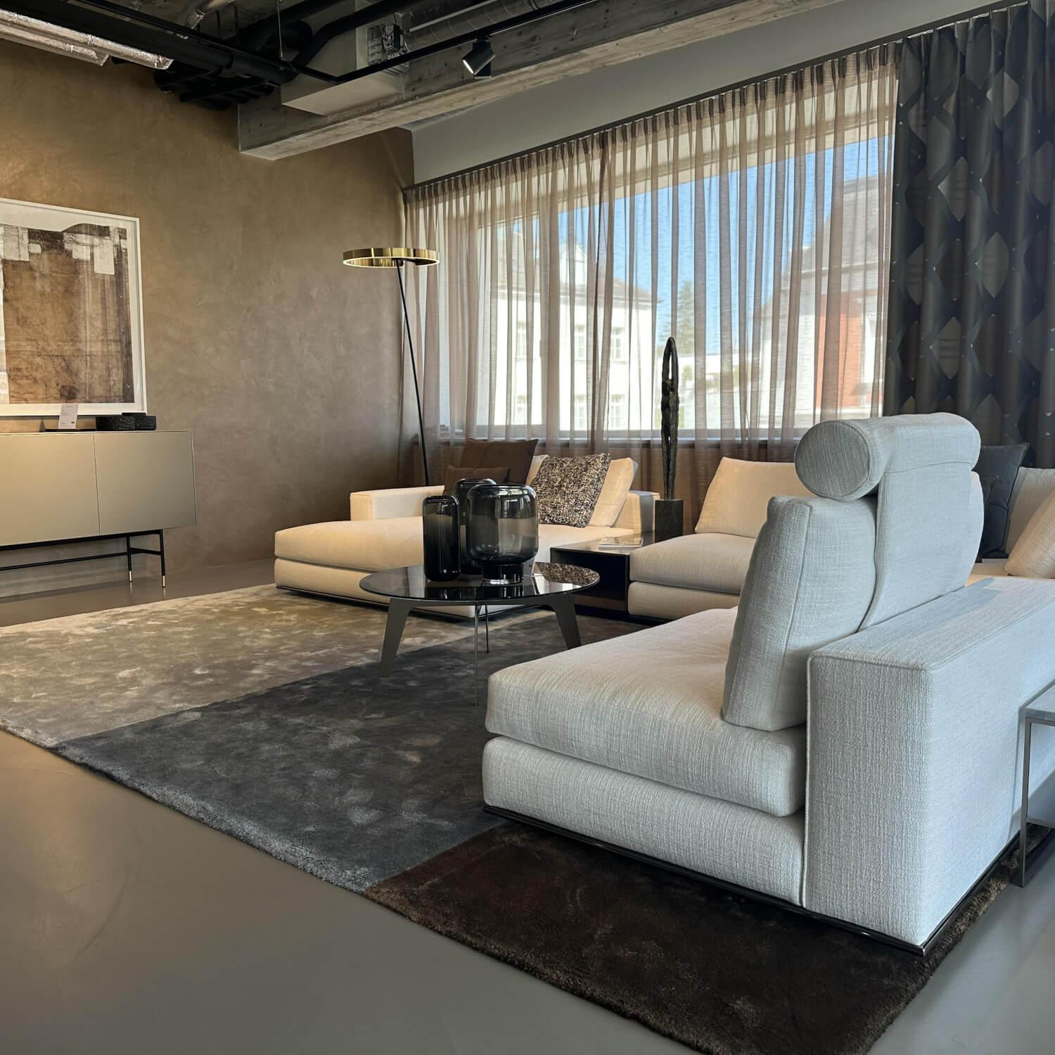 Minotti - Sofalandschaft Hamilton Stoff Nakano 01 Bianco mit Tischelement Kopfstütze und Kissenset - 9