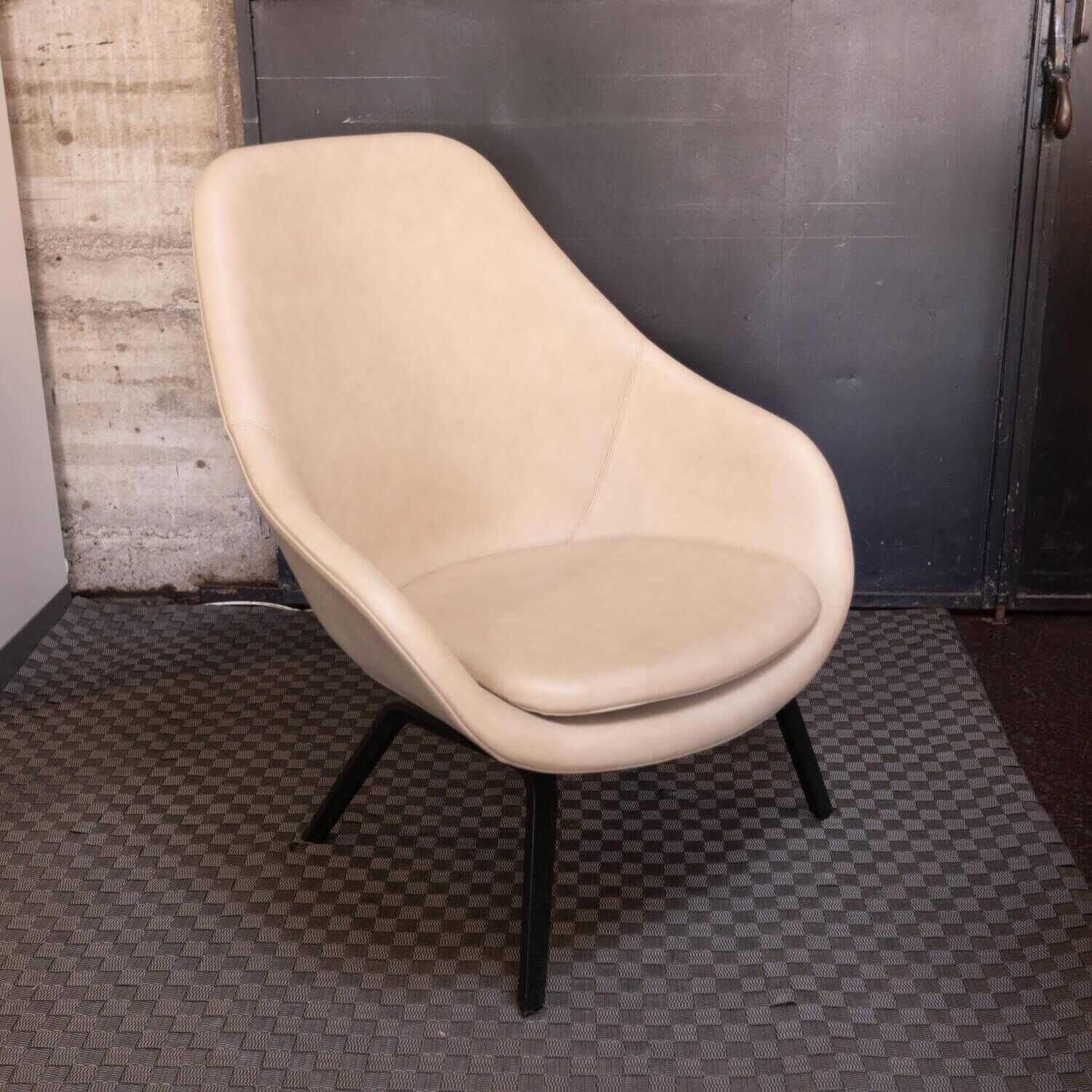 Sessel About A Chair AAL93 Leder Beige
