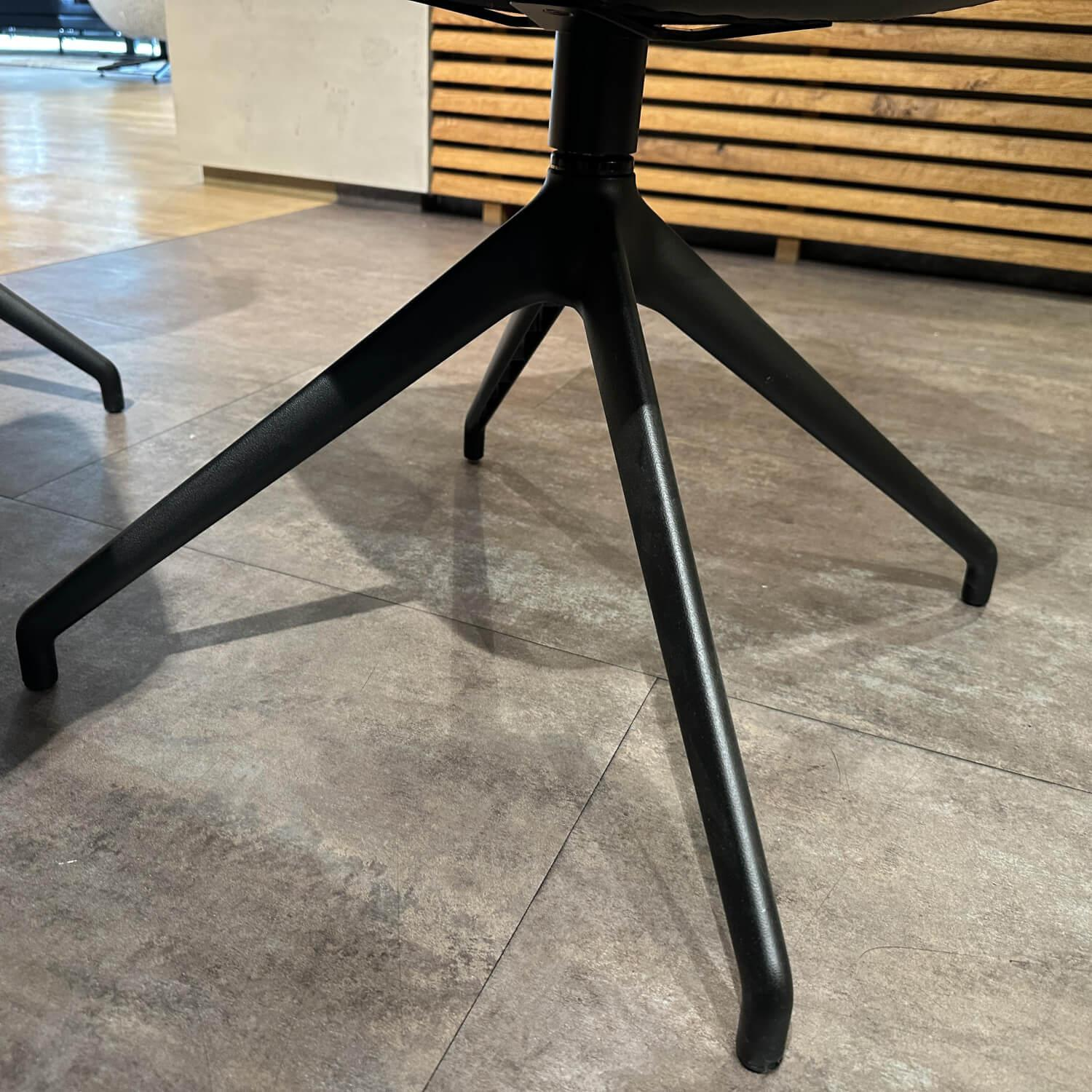 KFF - 4er-Set Armlehnstuhl Arva Leder Sauvage Schwarz 4 Fuß Stern Gestell Struktur Schwarz Drehbar - 2