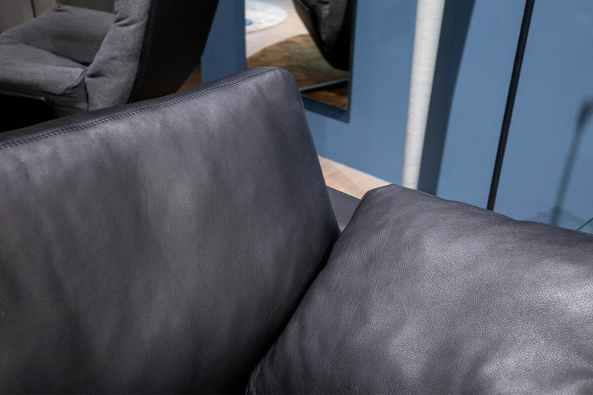 COR - Sofa Conseta Leder 458 Schwarz Füße Verchromt Inklusive 2 Armlehnkissen - 4