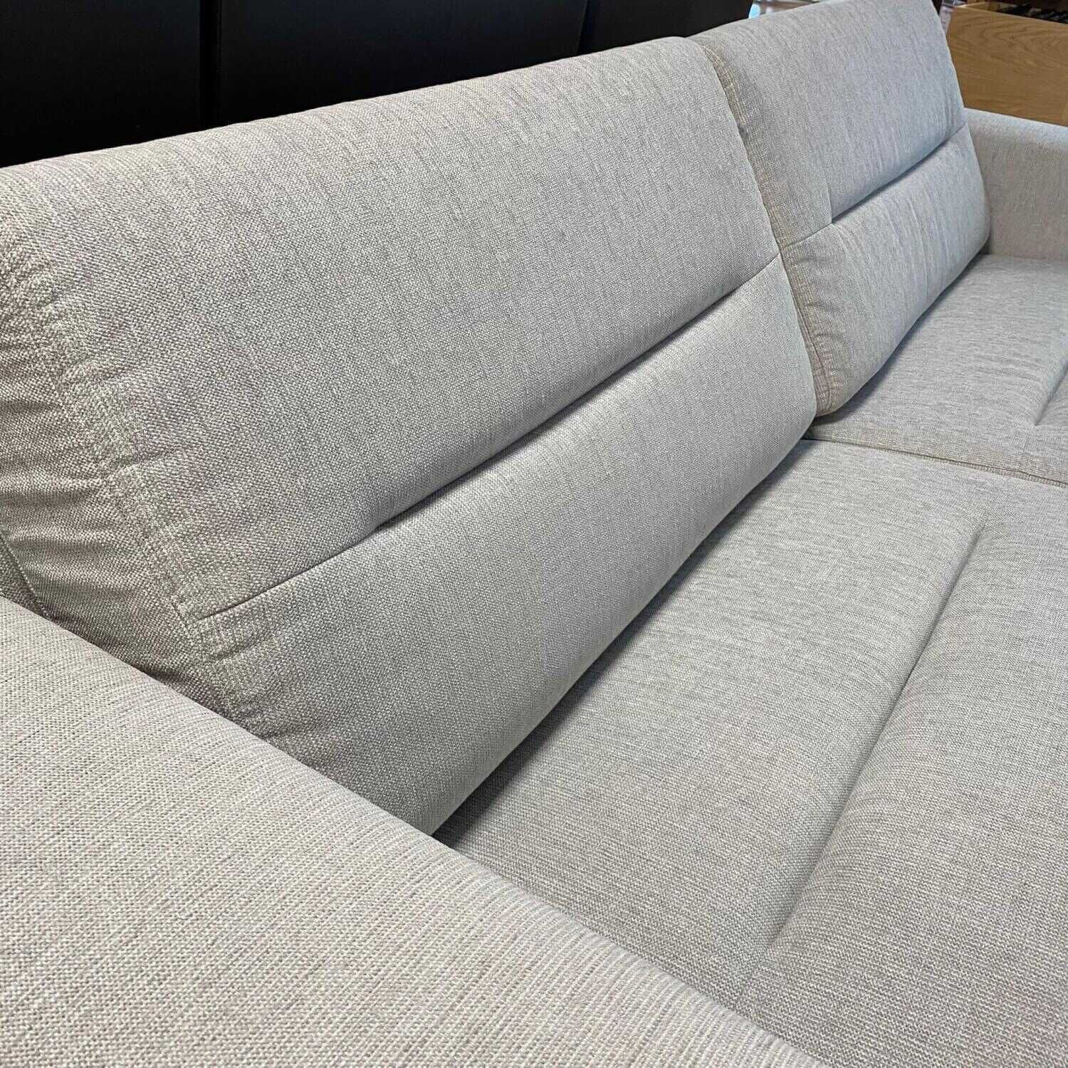 Sofa 2,5-Sitzer Stella Stoff Jasmine Light Grey Kufe Schwarz