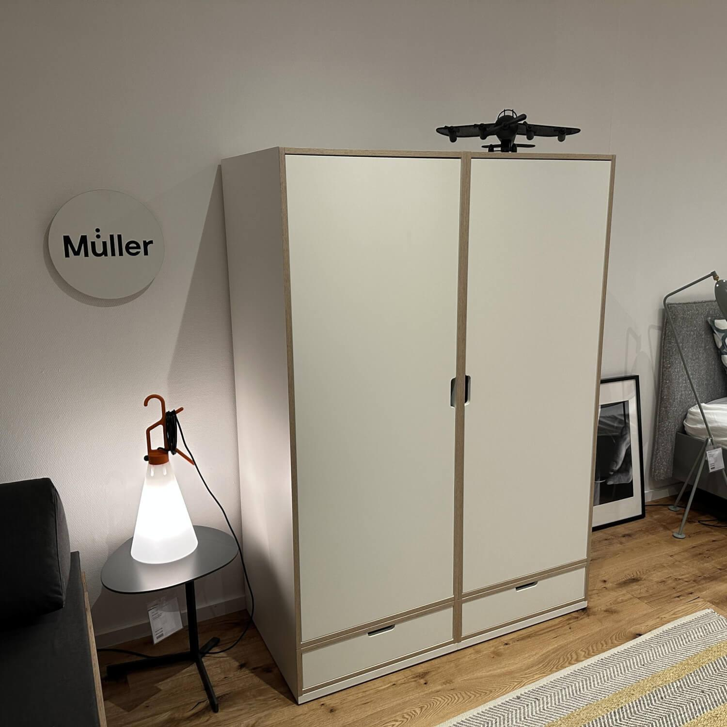Müller Möbelwerkstätten - Kleiderschrank Korpus Melamin Weiß Front Reinweiß Matt Mit Einlegeböden Und Kleiderstange - 5
