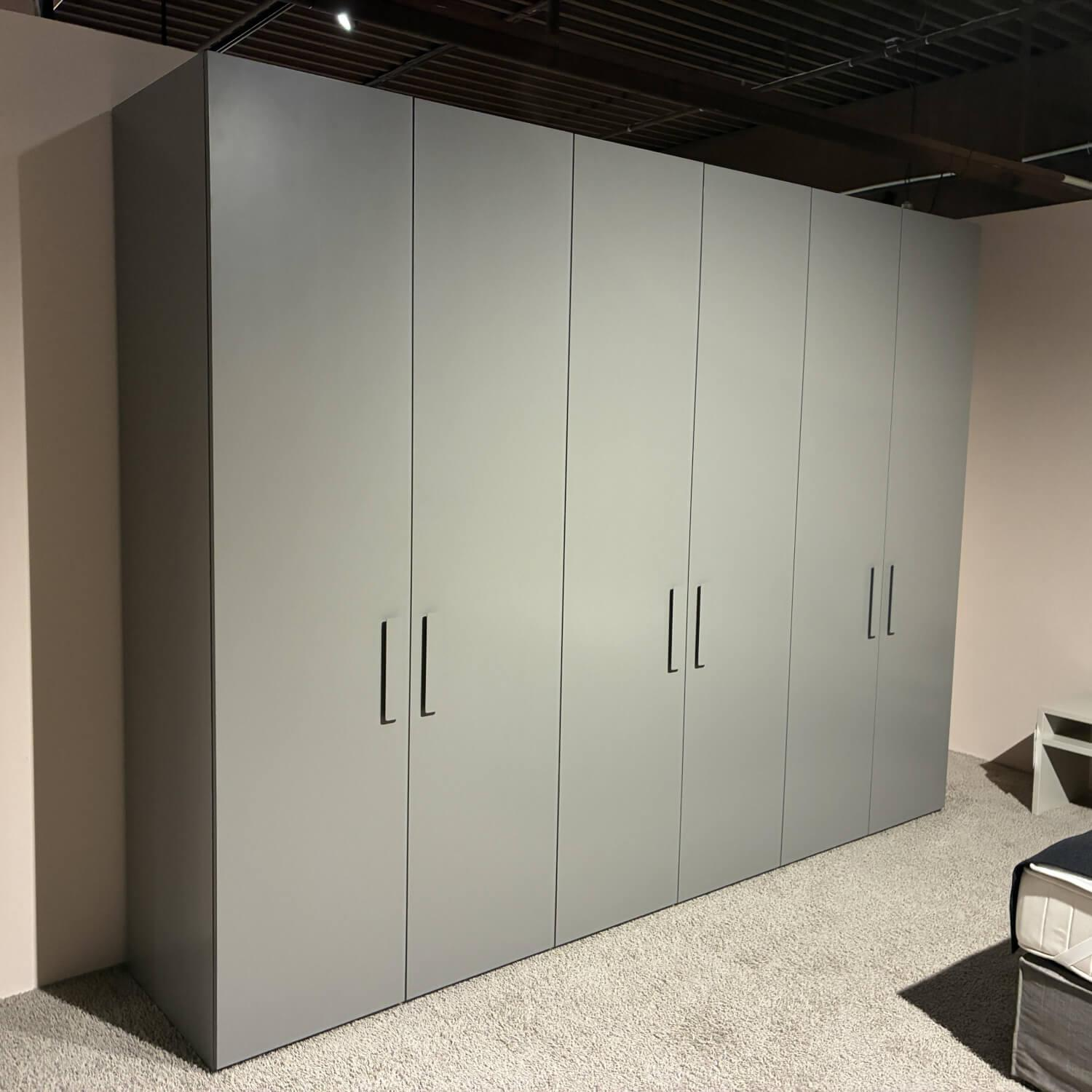 Interlübke - Kleiderschrank Base Lack Matt M24 Flintgrau Innen Lack M11 Silbergrau Metallic Inklusive Beleuchtung - 2