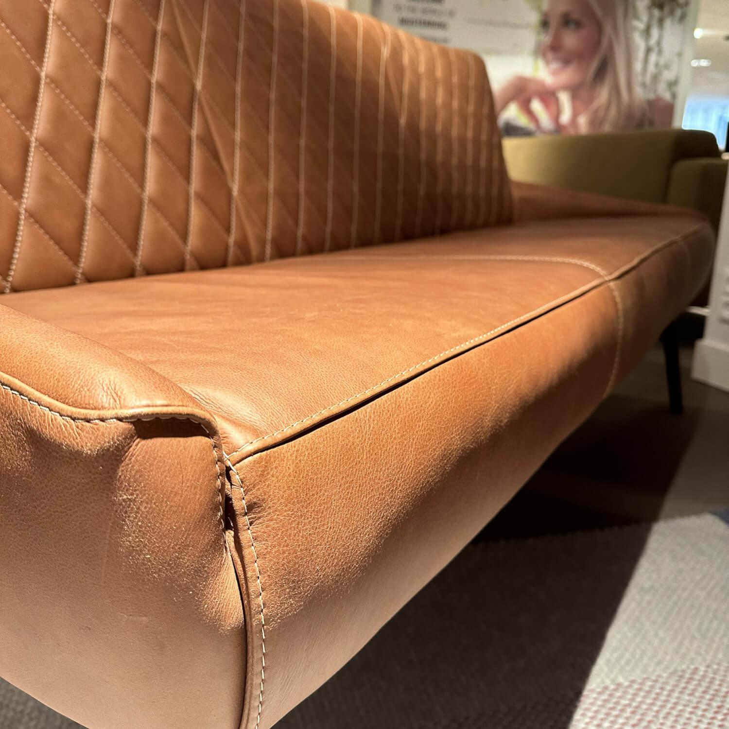 Nouvion - Sitzgruppe Jimmy Bezug Leder Rancho Cognac Braun Gestell Eiche Matt Schwarz - 13