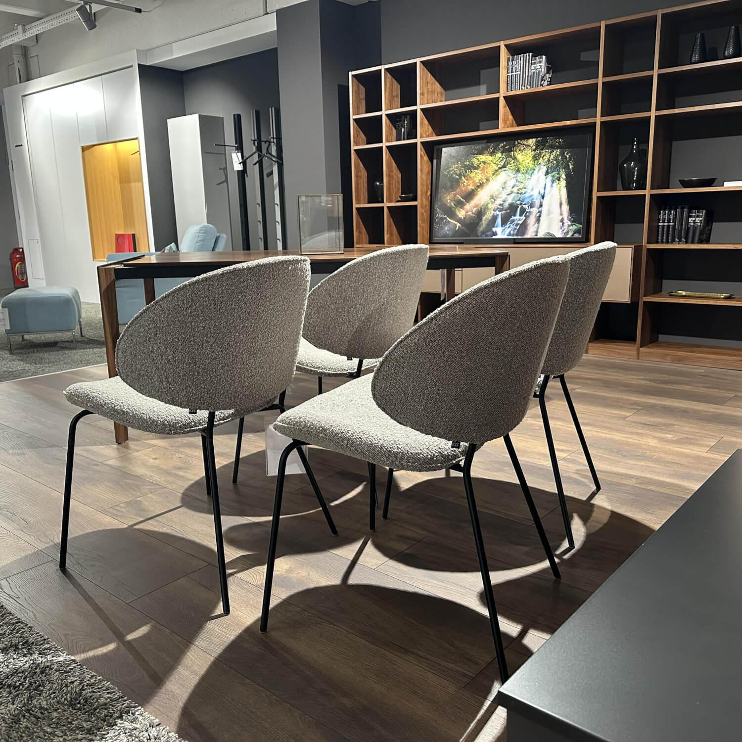 KFF - 4er-Set Stuhl Alvaro Stoff Nordic Edition Ascot 2402 Toffee Grau Beige Gestell 4-Fuß Rundroh M02 Schwarz Mit Filzgleitern - 3