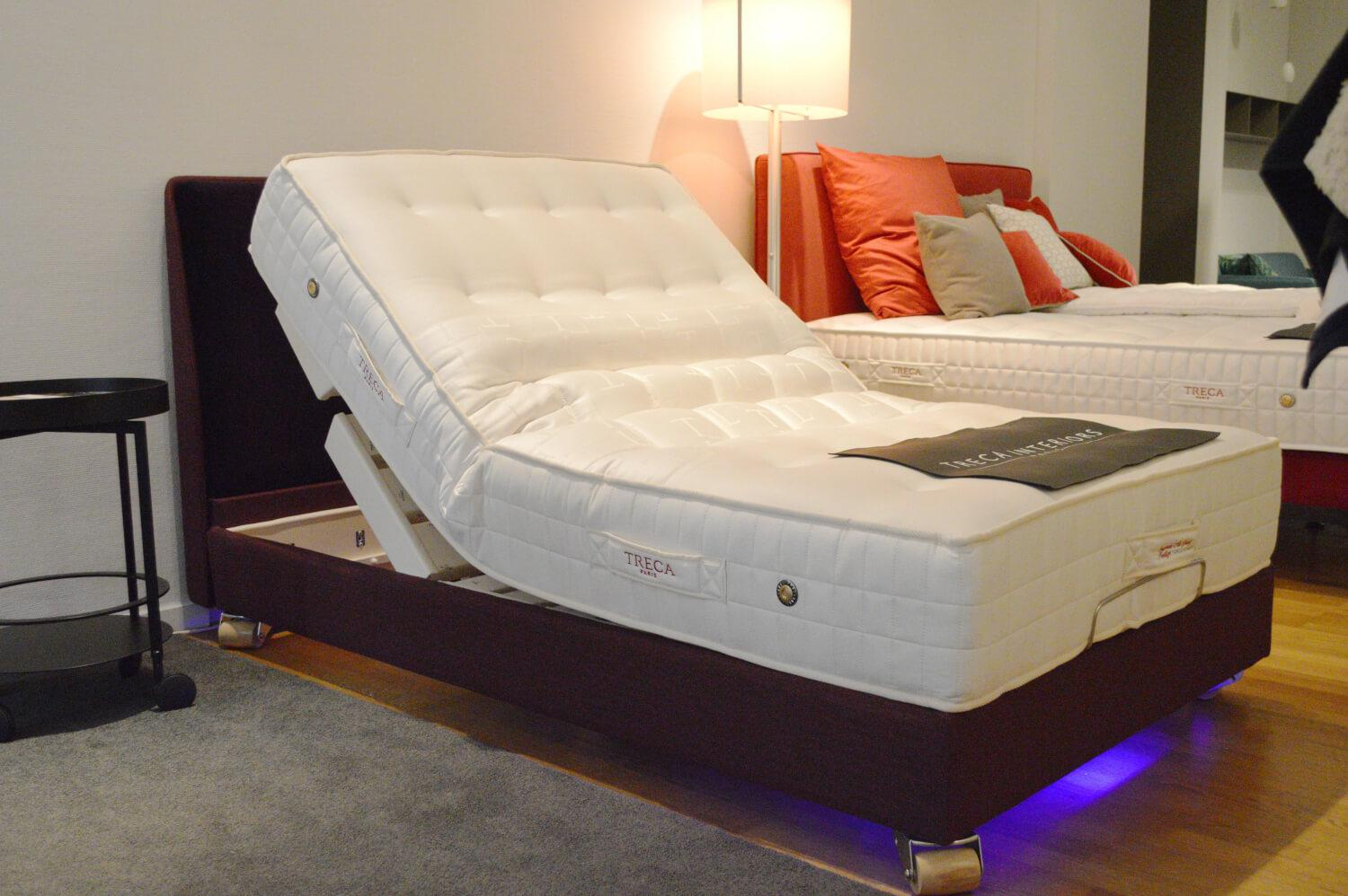 Treca Interiors - Bett Madeleine Trecaflex M5.2 Motorisch Verstellbar Stoff Rot mit Matratze - 2