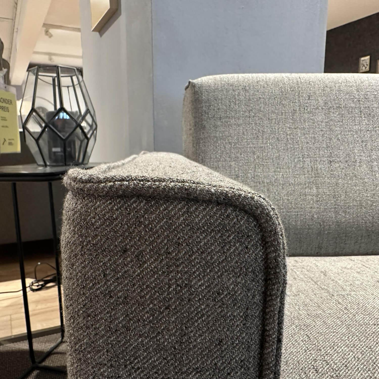 freistil Rolf Benz - Sessel 141 Stoff 5034 Mittel Beigegrau Grau Rundrohrfuß RAL 9005 Tiefschwarz Schwarz - 4