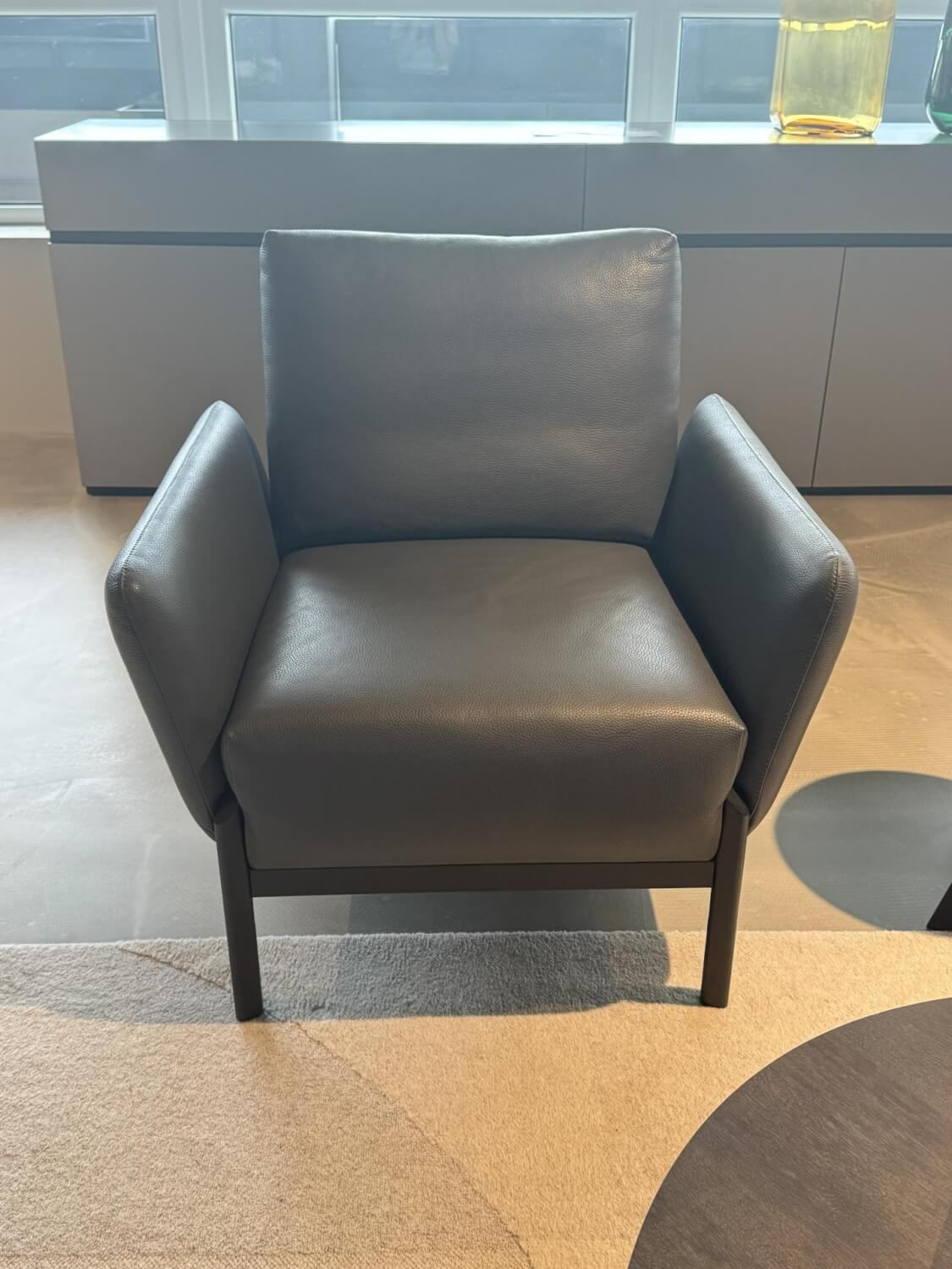 Leolux - Sessel Enna Leder Senso 3906 Ombra Grau Gestell Epoxy Granite Matt Anthrazit - 5