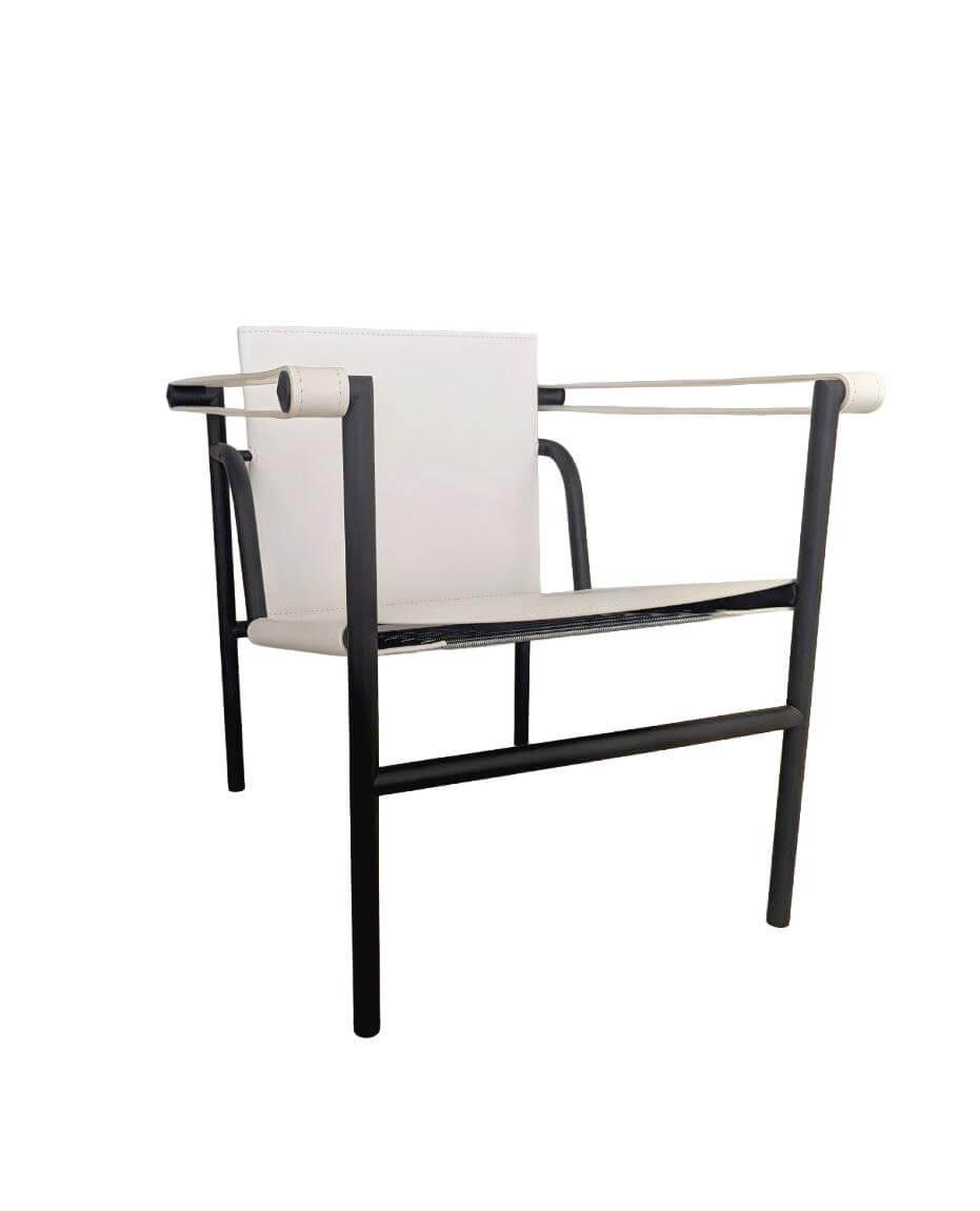 Cassina - Sessel Fauteuil Dossier Basculant Kernleder Weiß Gestell Lack Schwarz - 1