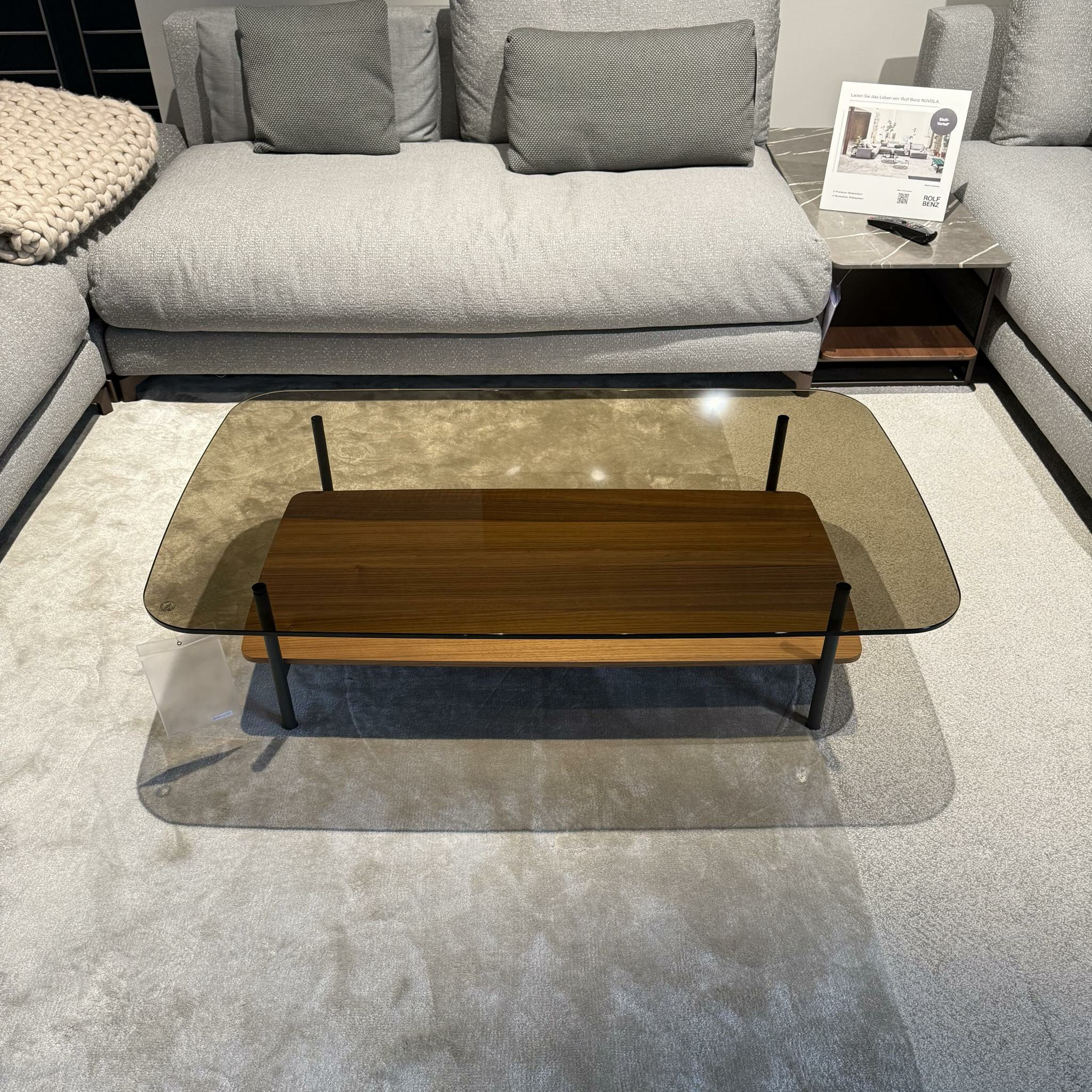 Ronald Schmitt Design - Couchtisch 8870 Platte Parsolglas Bronze Gestell Stahl RAL 7022 Schwarz Pulverbeschichtet Matt Ablage Nussbaum - 2