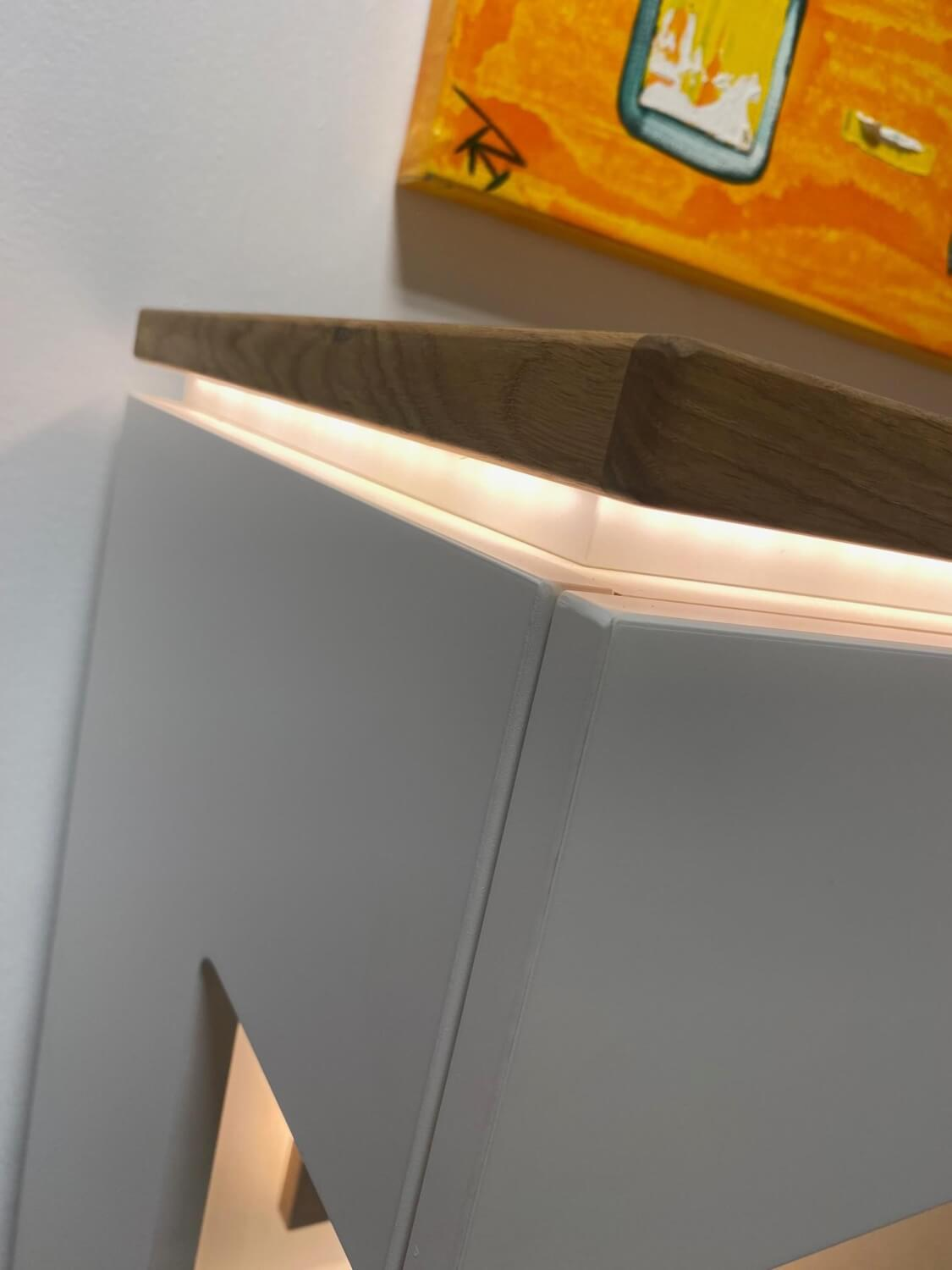 MCA Furniture - Sideboard Matadi Weiß Lackiert Absetzung Wildeiche Furniert Geölt mit Beleuchtungspaket - 7