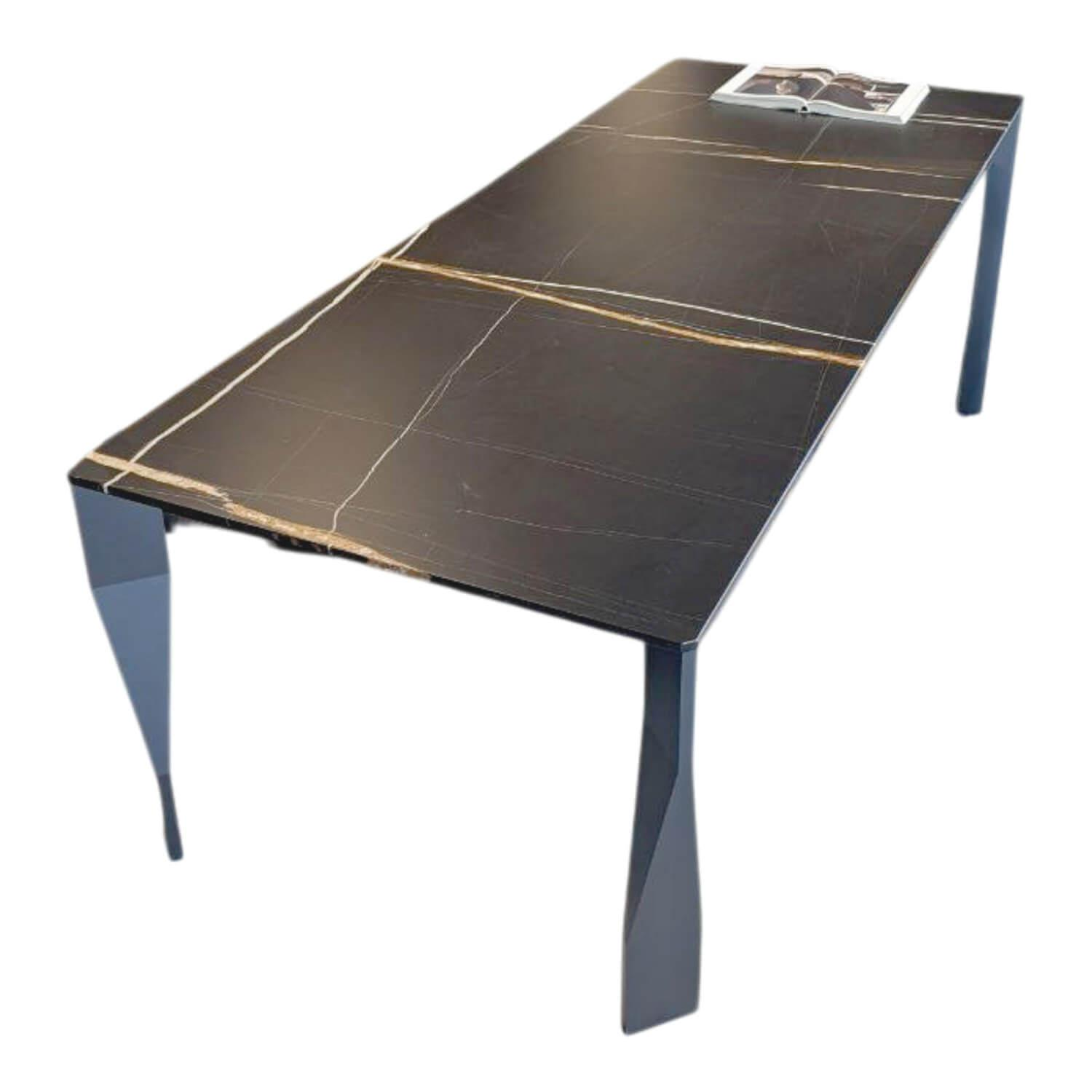 Molteni & C - Esstisch Diamond Marmorplatte Sahara Noir Gestell Aluminium Metallic Finish - 1