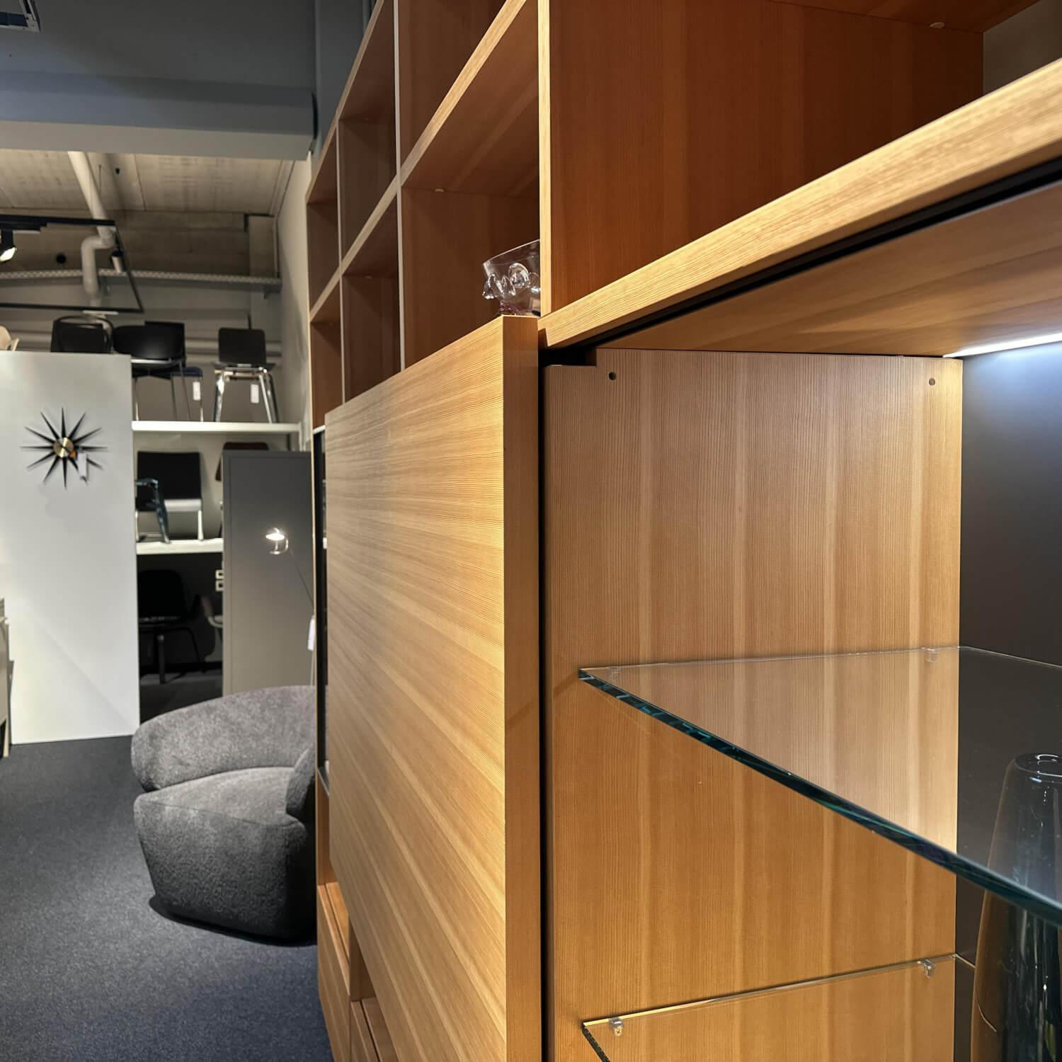 Porro - System Wand Strucktur W30 Hemlock Holz Rückwand L03 Ardesia Schiefer Mit Beleuchtung - 4