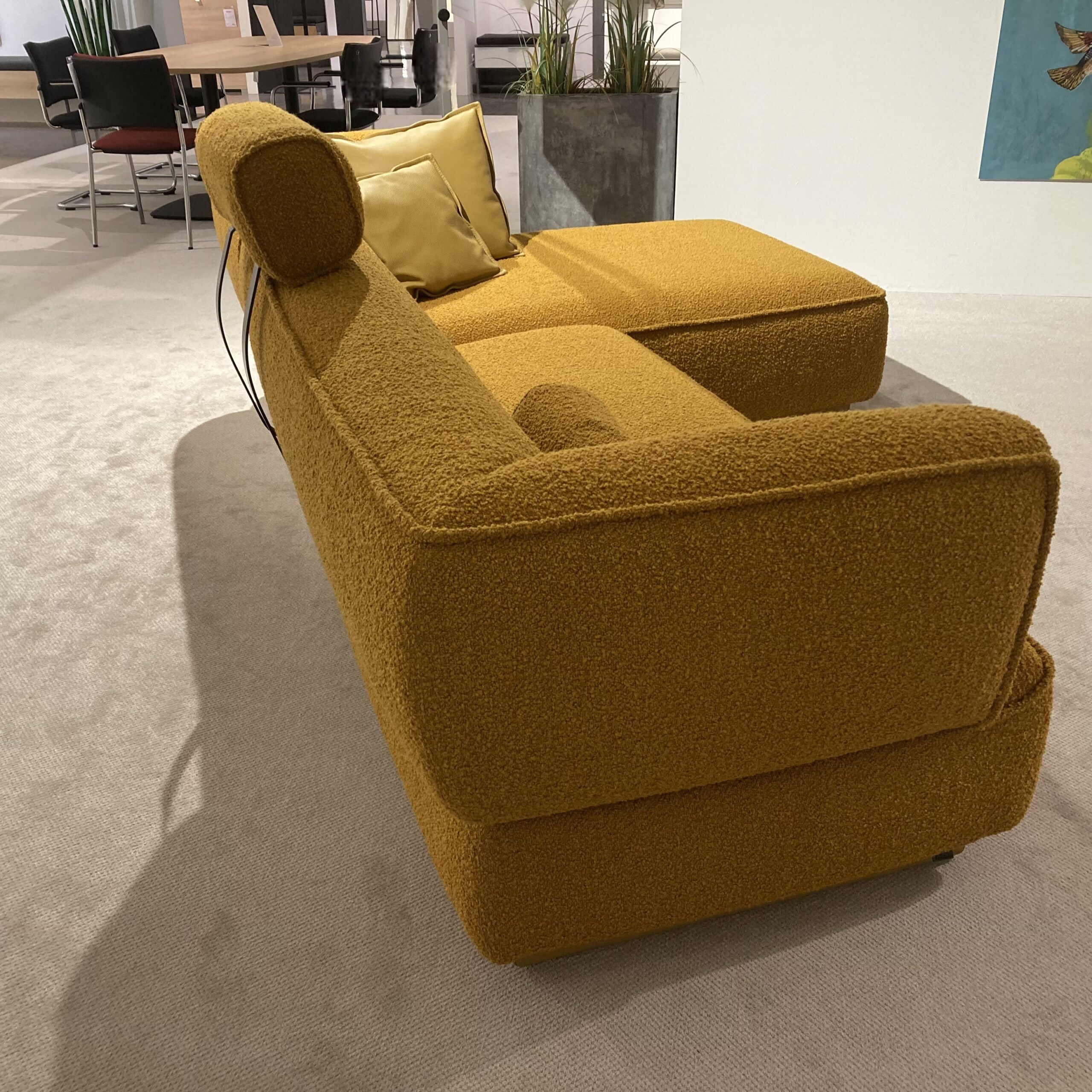 Leolux - Ecksofa Loya R32 Stoff Robou Amber Gelb Orange Fußleiste Leder Amber Gelb Orange Inklusive Kissen - 5
