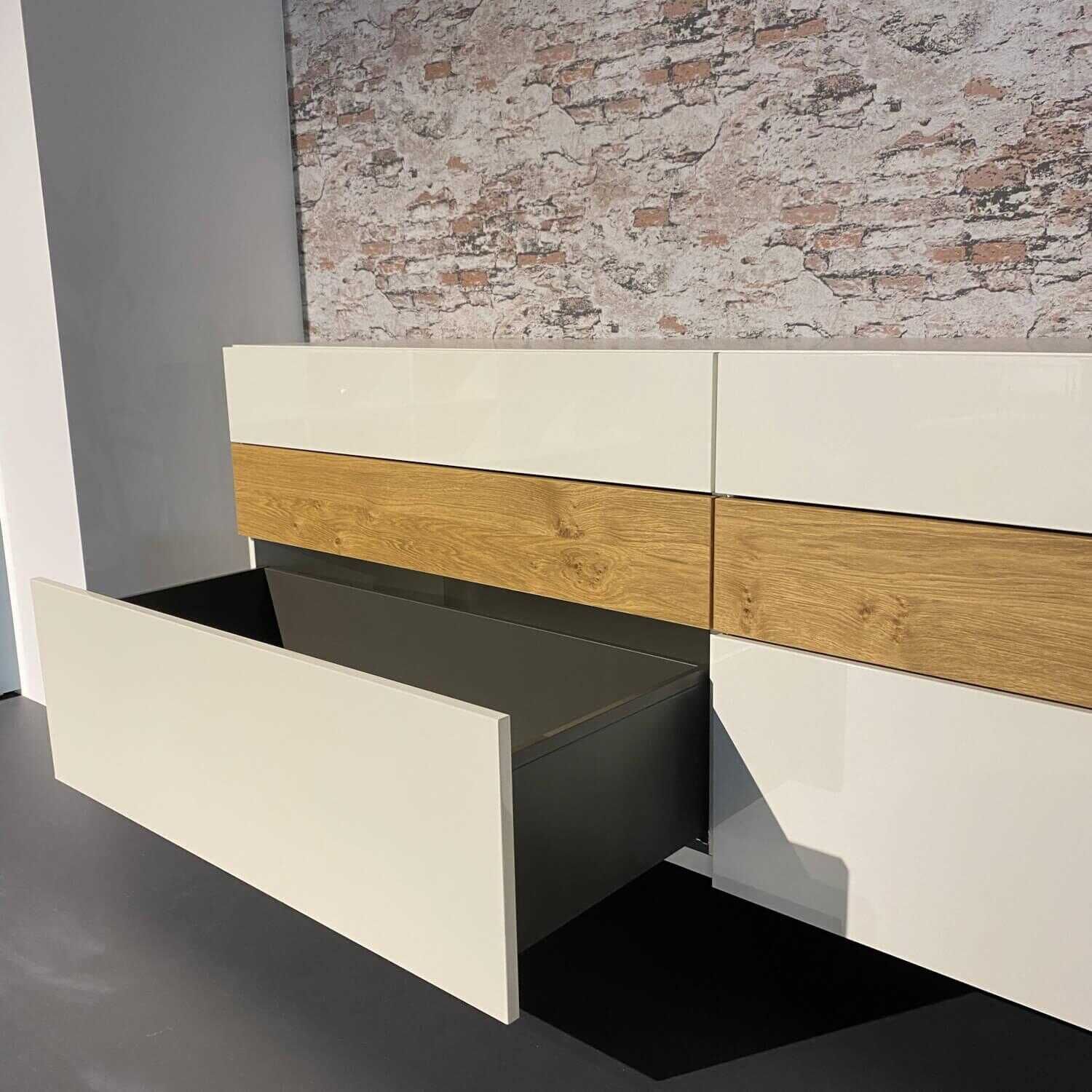 h-C3-BClsta-sideboards-highboards-sideboard-now-vision-korpus-lack-wei-C3-9F-akzente-natur-eiche-gestell-edelstahl-6840aa71cb40BaQCFLIS2sa0l Hülsta - Sideboard Now Vision Korpus Lack Weiß Akzente Natur Eiche Gestell Edelstahl - 5