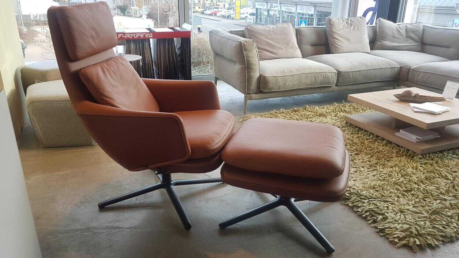 Vitra - Sessel Grand Relax Leder Premium Cognac Braun mit Ottoman - 5