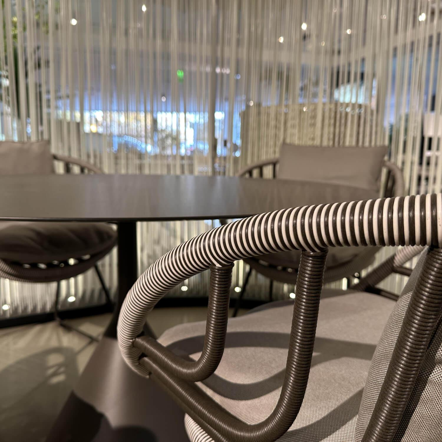 DEDON - Outdoor Sitzgruppe Satellite Und Kida Tischplatte HPL Black Schwarz Gestell Aluminium Black Pepper Schwarz Pulverbeschichtet - 9