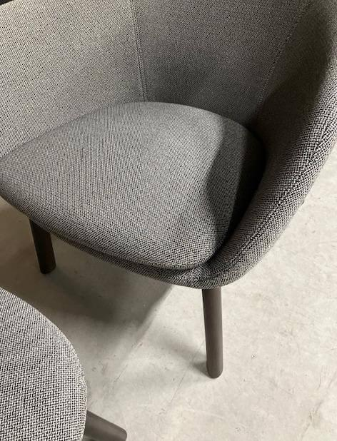 Vitra - Loungesessel Hal Stoff Credo SaltnPepper Grau Gestell Eiche Dunkel Inkl. Hocker - 3