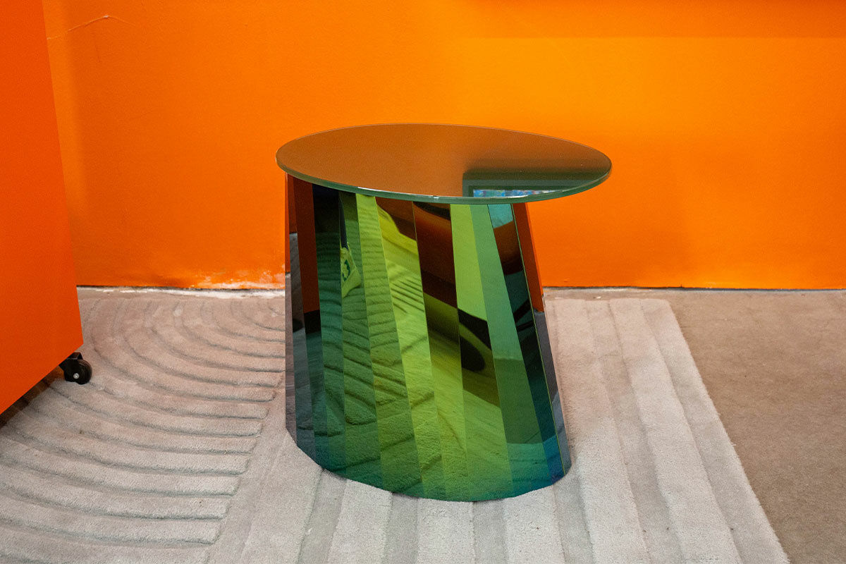 ClassiCon - Beistelltisch Pli Side Table Low Platte Glas Lackiert Topasgrün Gestell Edelstahl - 2