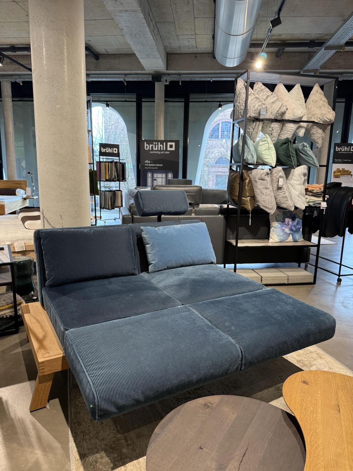 Brühl - Funktionssofa 2,5-Sitzer Lofoten Stoff 4490 0065 Blau Gestell Eiche Hell Geölt - 2