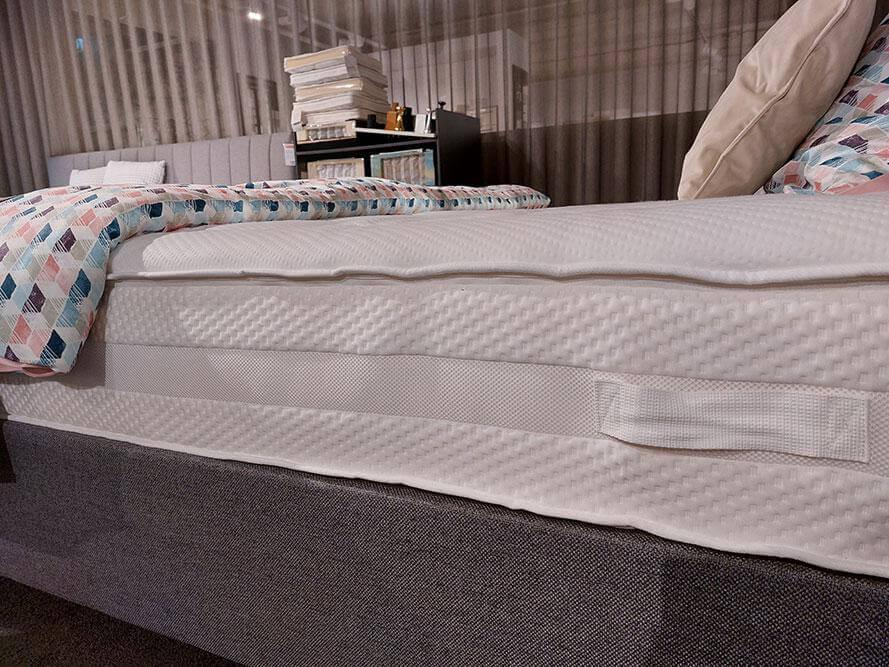 Global - Boxspringbett Global Valencia Comfort Bezug Stoff Nika Grey Grau Schwebesockel Schwarz Mit Matratze Und Topper - 2