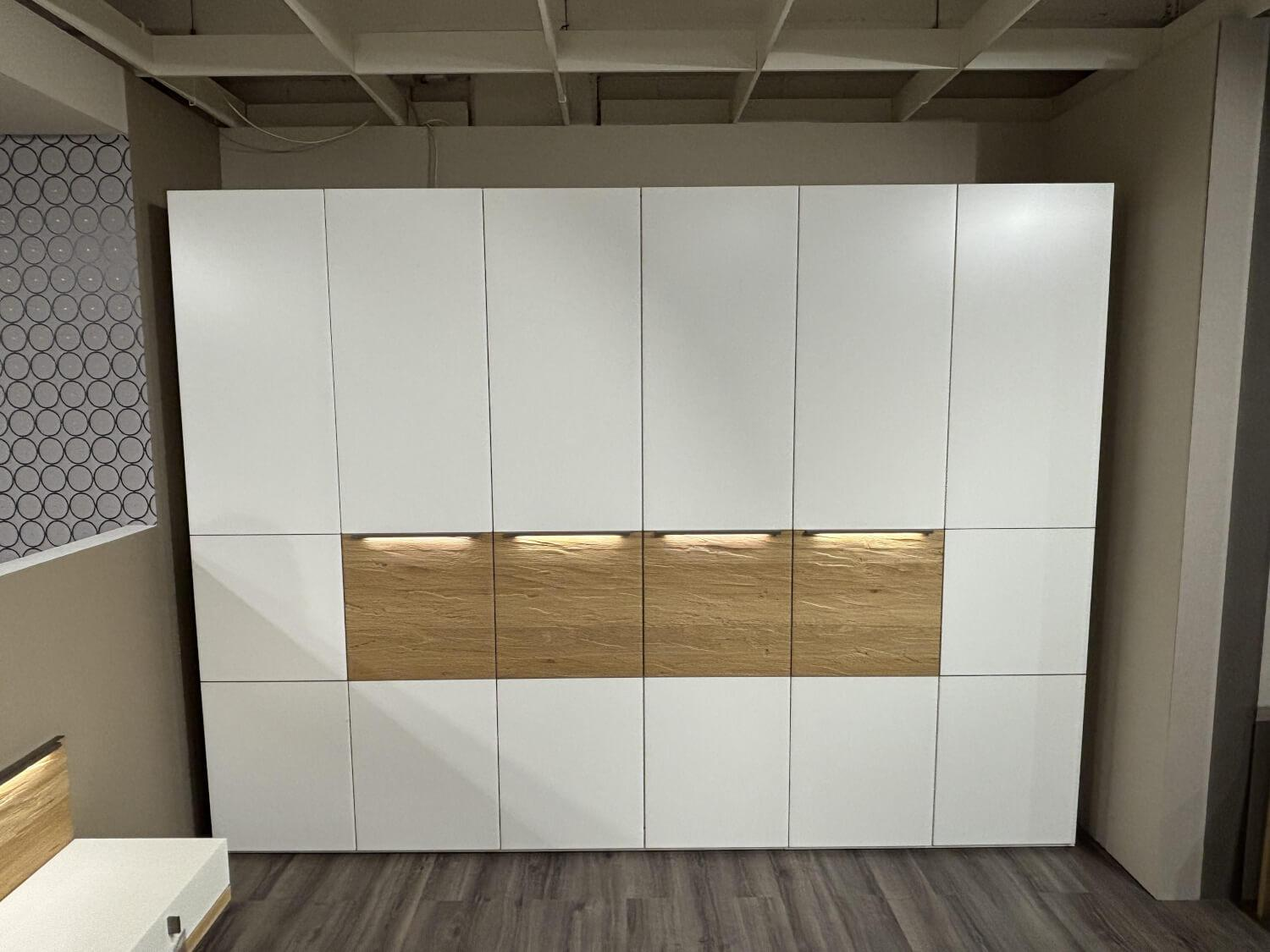 Thielemeyer - Schlafzimmer Milo Lack Weiß Wildeiche Massiv Gebürstet Mit LED Beleuchtung - 4