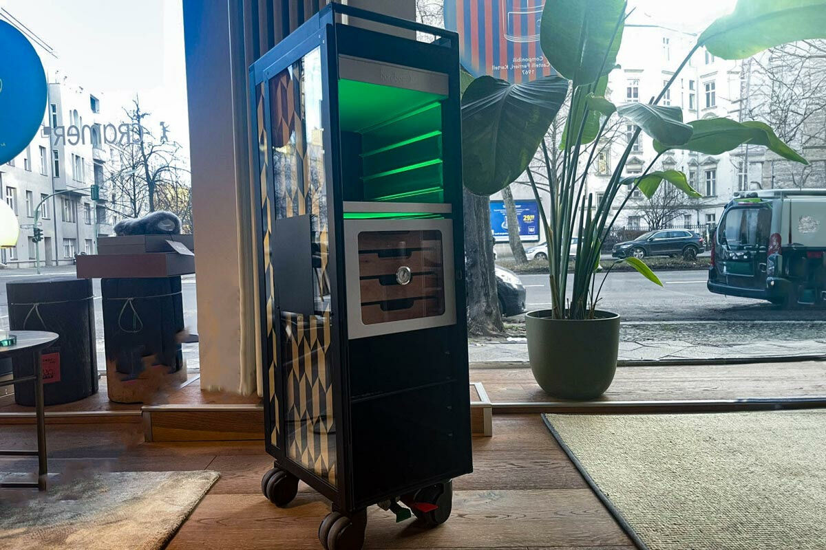 Bordbar - Flugzeugtrolley Black Edition Aurum Aluminium Schwarz Gold Gemustert Glasfachboden Mit LED Beleuchtung - 3