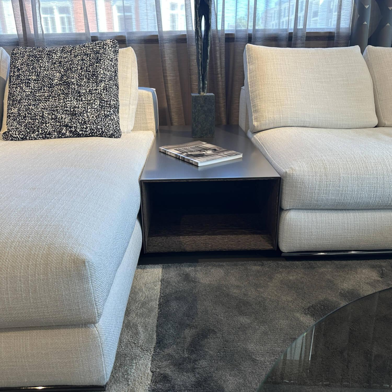 Minotti - Sofalandschaft Hamilton Stoff Nakano 01 Bianco mit Tischelement Kopfstütze und Kissenset - 3