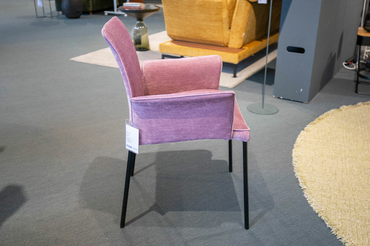 Christine Kröncke - 4er-Set Stuhlgruppe Jaro-200 Stoff Eloy 060 Rosewood Rosa Gestell Edelstahl Schwarz Gepulvert - 4