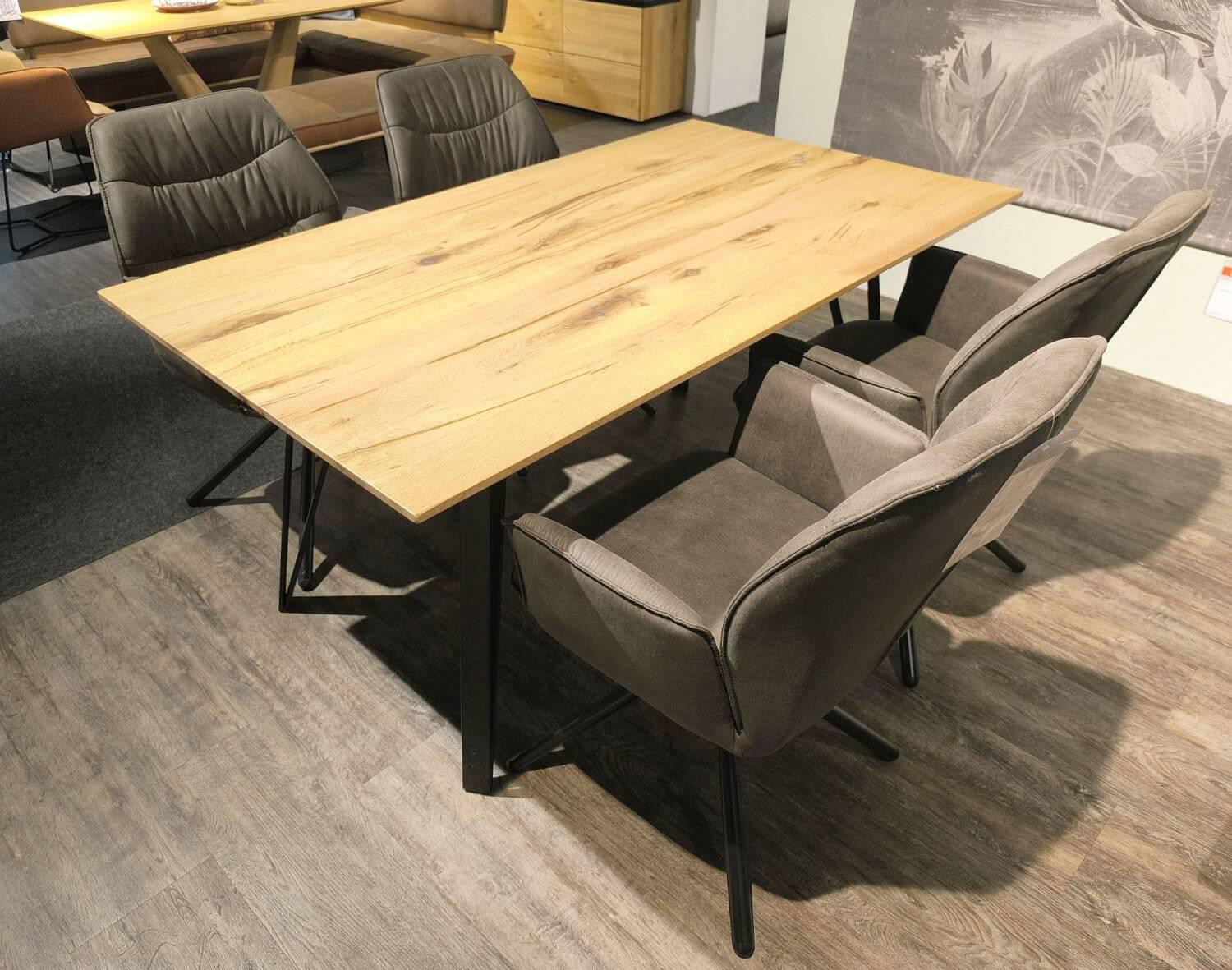Niehoff - Essgruppe Taiga Tappas Sessel Stoff Aberdeen Anthrazit Gestell Eisen Schwarz Tisch Balkeneiche Natur Massiv - 4