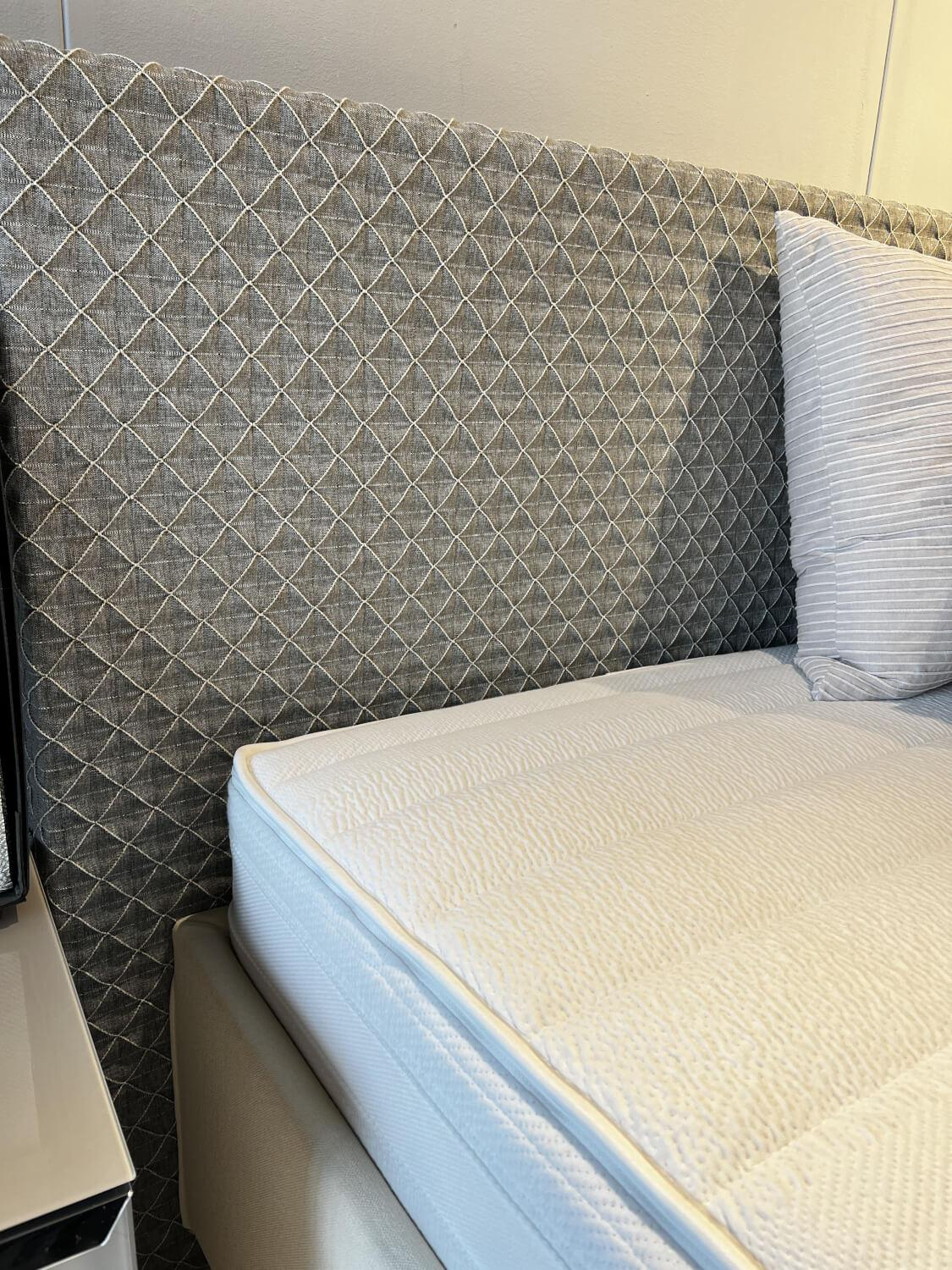 RÖWA - Doppelbett Someo Gestell Stoff Soft Basic RM766 Beige Kopfteil Stoff Pure Origami RM779 Grau - 2