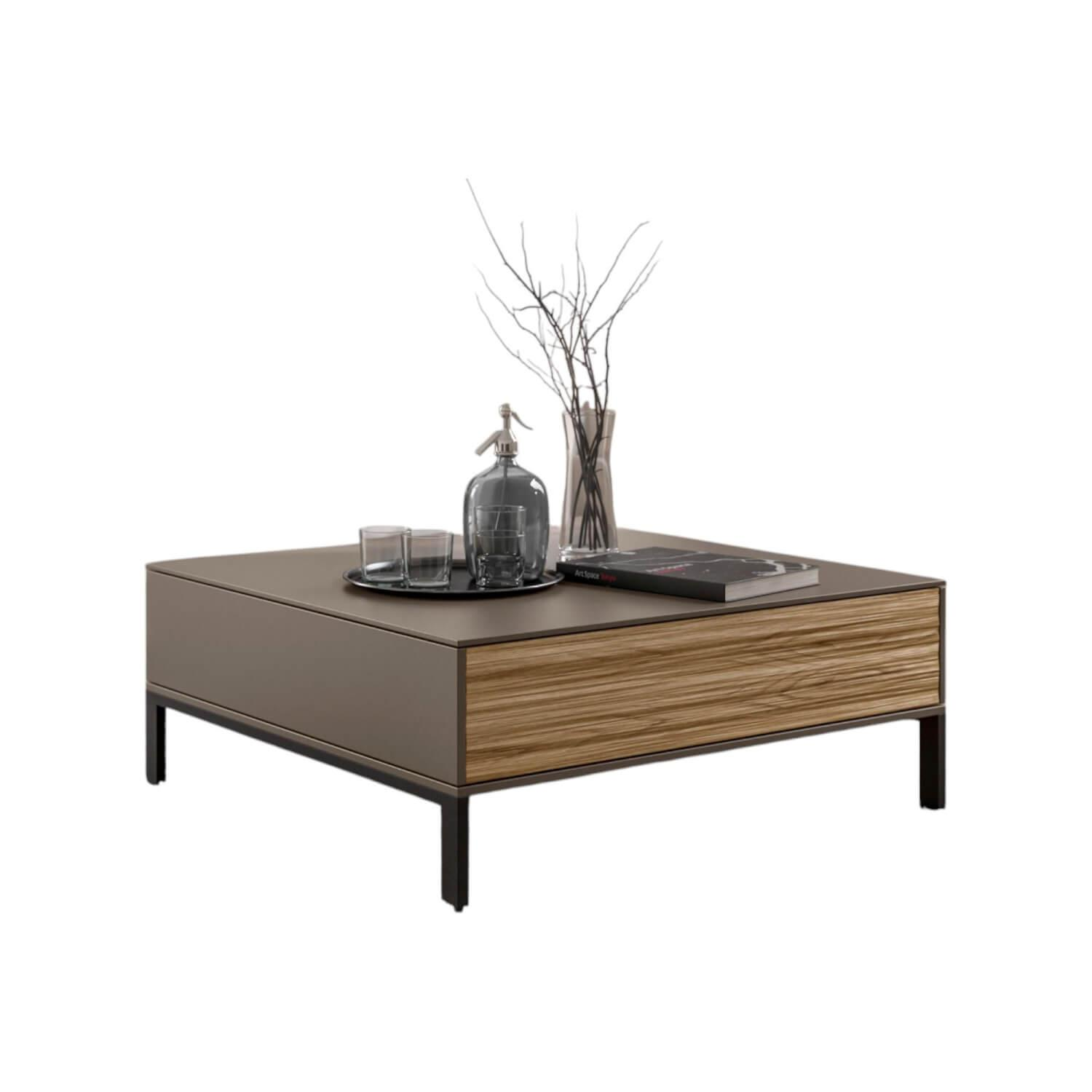 Loddenkemper - Couchtisch Linee Living LS24 Galano Lack Terrabraun Grau Braun Absetzung Eiche Wellenoptik Füße Metall Schwarz - 1