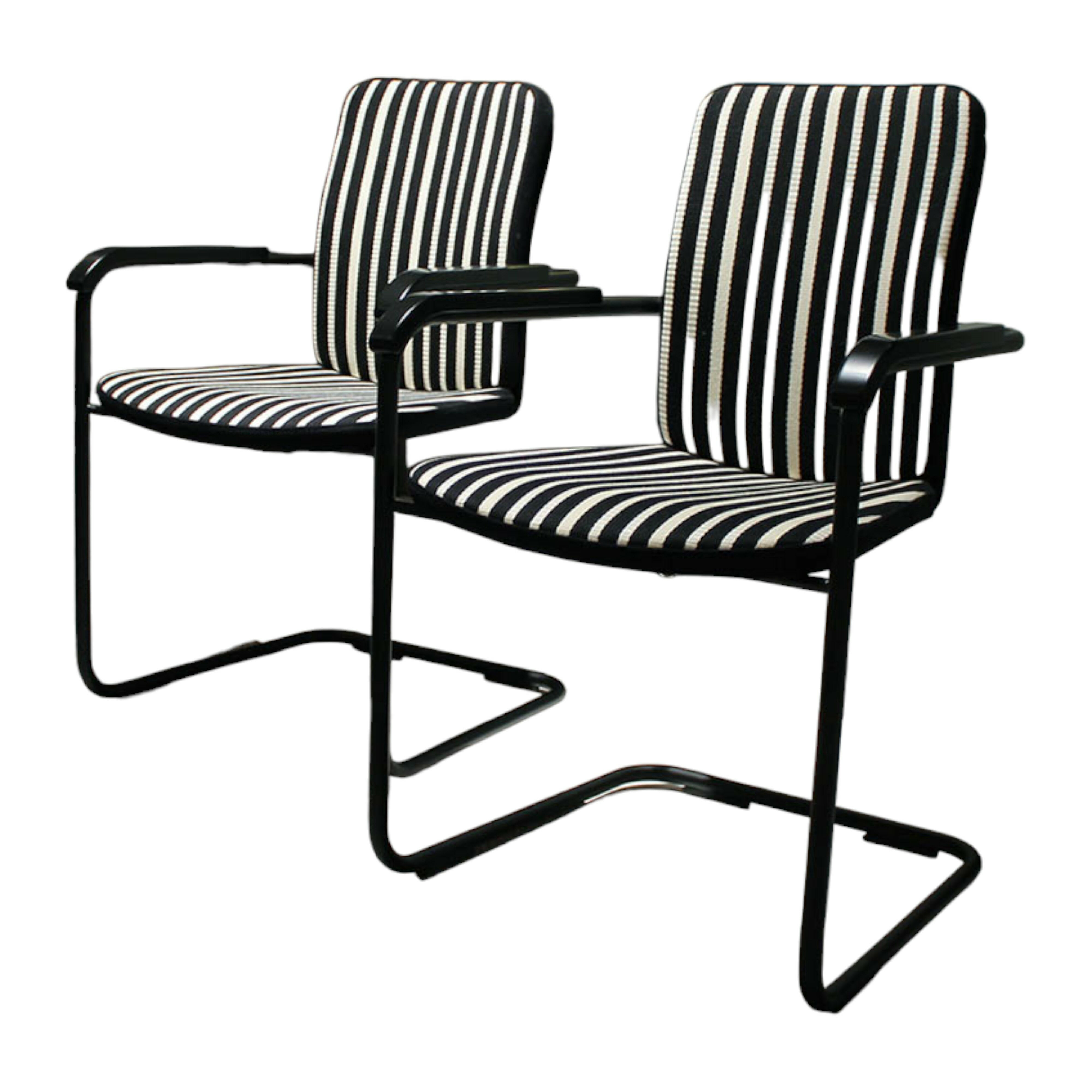 Tecta - 2er-Set Stuhl D14 Bauhaus-Stof Schwarz Weiß Stahlrohr Schwarz Pulverbeschichtet - 1