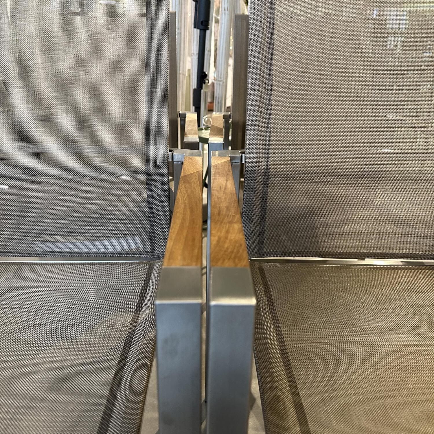 Barlow Tyrie - 6er Set Stapelstuhl Mercury Bespannung Sling Titanium Grau Gestell Edelstahl Mit Teakholz Armen - 4