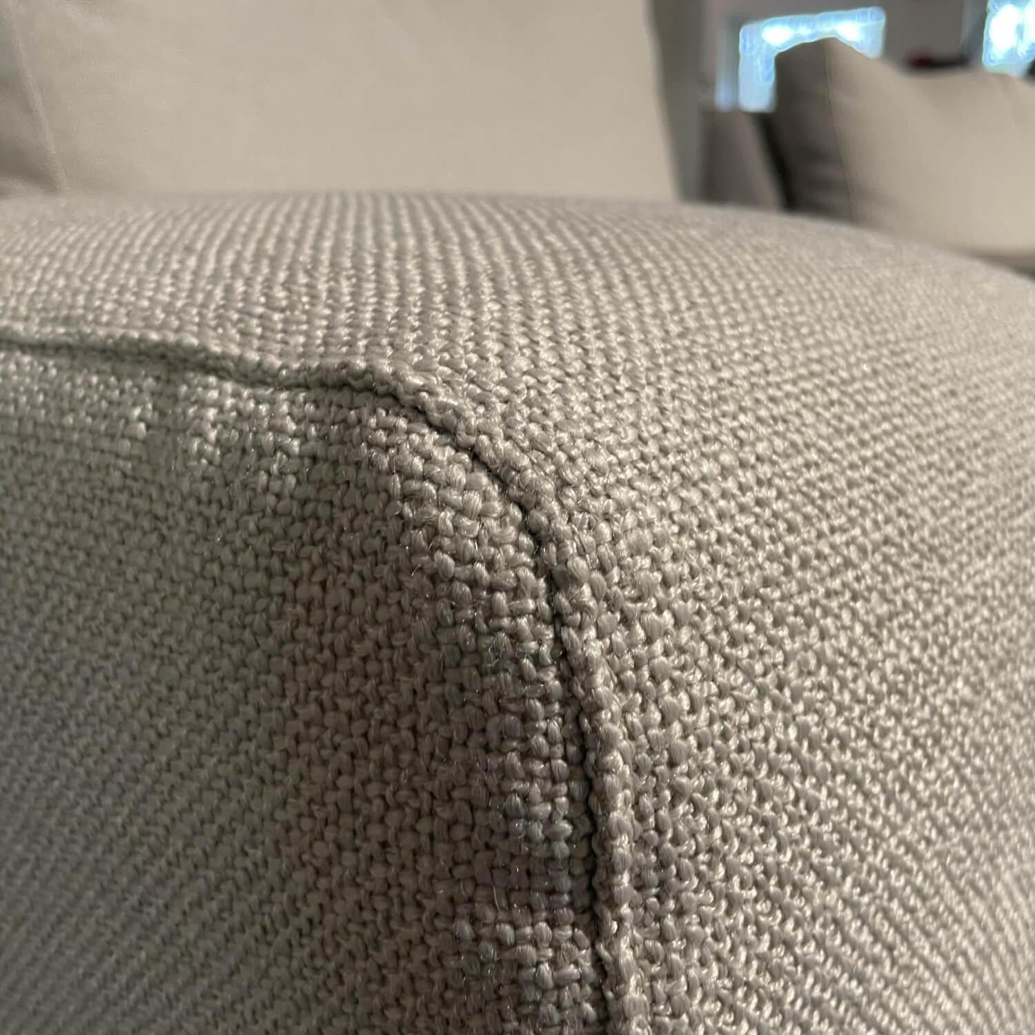 Violetta - Sofa Andria Stoff 30 Fjord 86 Sahara Mit Mittelablage Aus Holz - 8