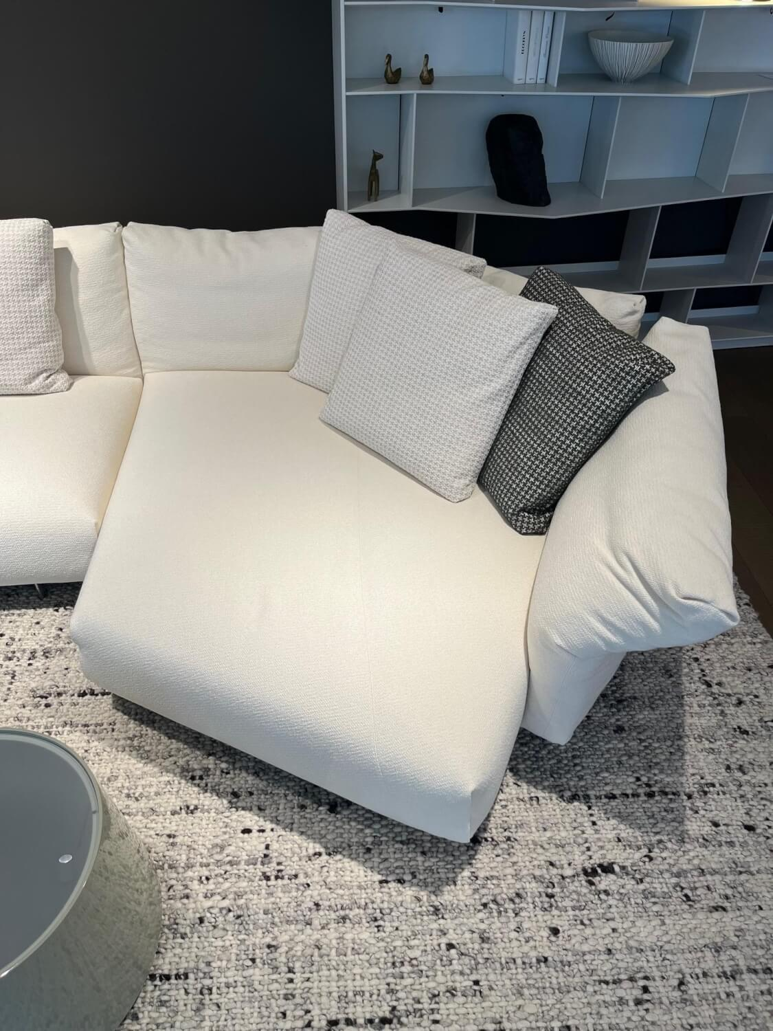 B&B Italia - Sofagruppe Dambo Stoff 2840100 Lissy Weiß Füße 0189A Alu Glanzpoliert Inklusive Kissen - 3