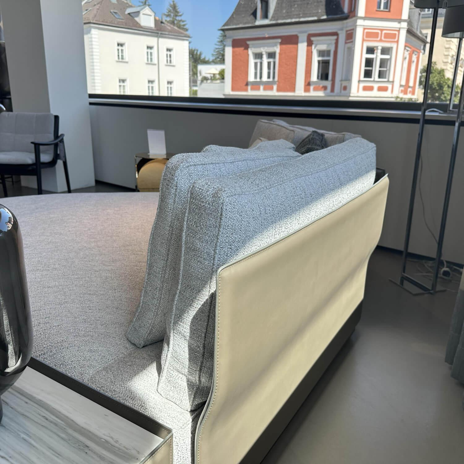 Minotti - Polstergruppe West Stoff Fisher 10 Ghiacciol Grau Inklusive Tischelement Und Kissen - 10
