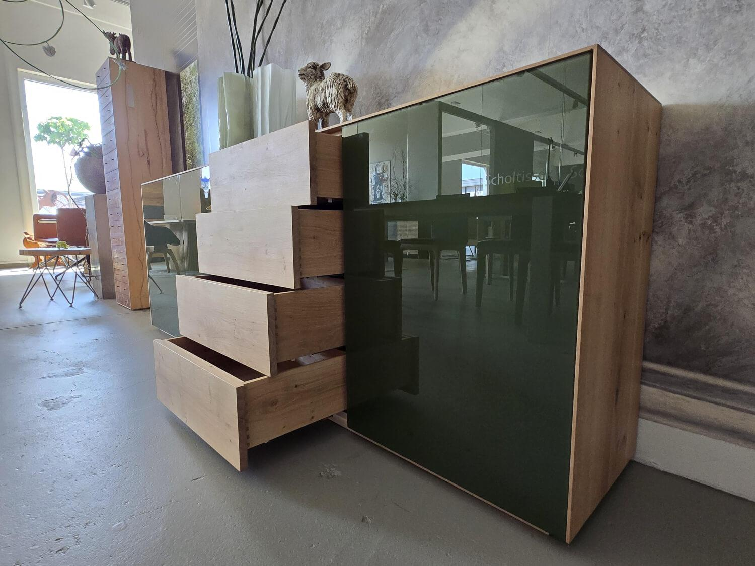 Scholtissek - Anrichte Sideboard Farn Korpus Knorrige Eiche Puro Geölt Front Glas 6003 Olivgrün Grün Glänzend - 5