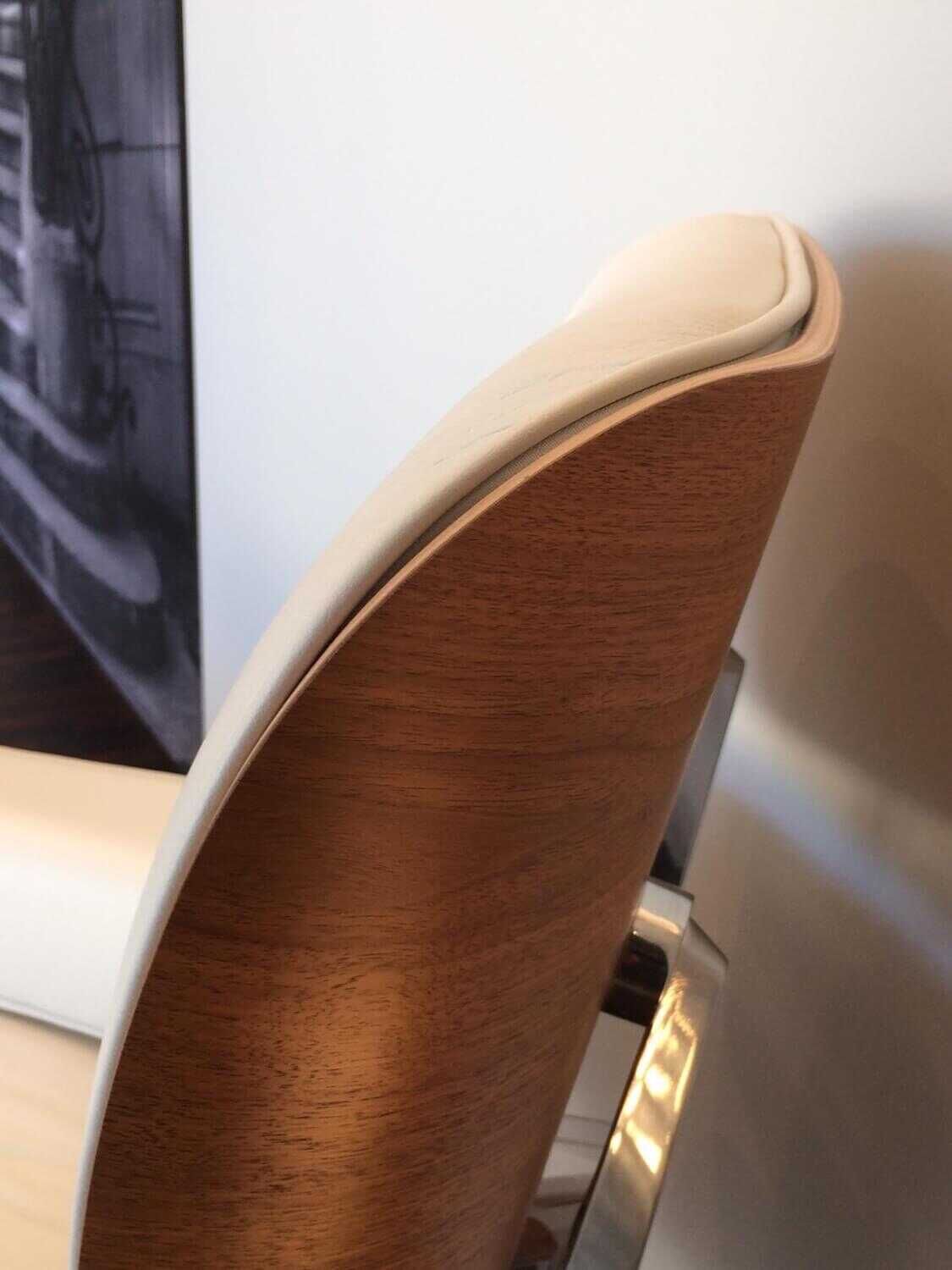 Sessel Lounge Chair mit Ottoman Leder Weiss Nussbaum Neue Maße